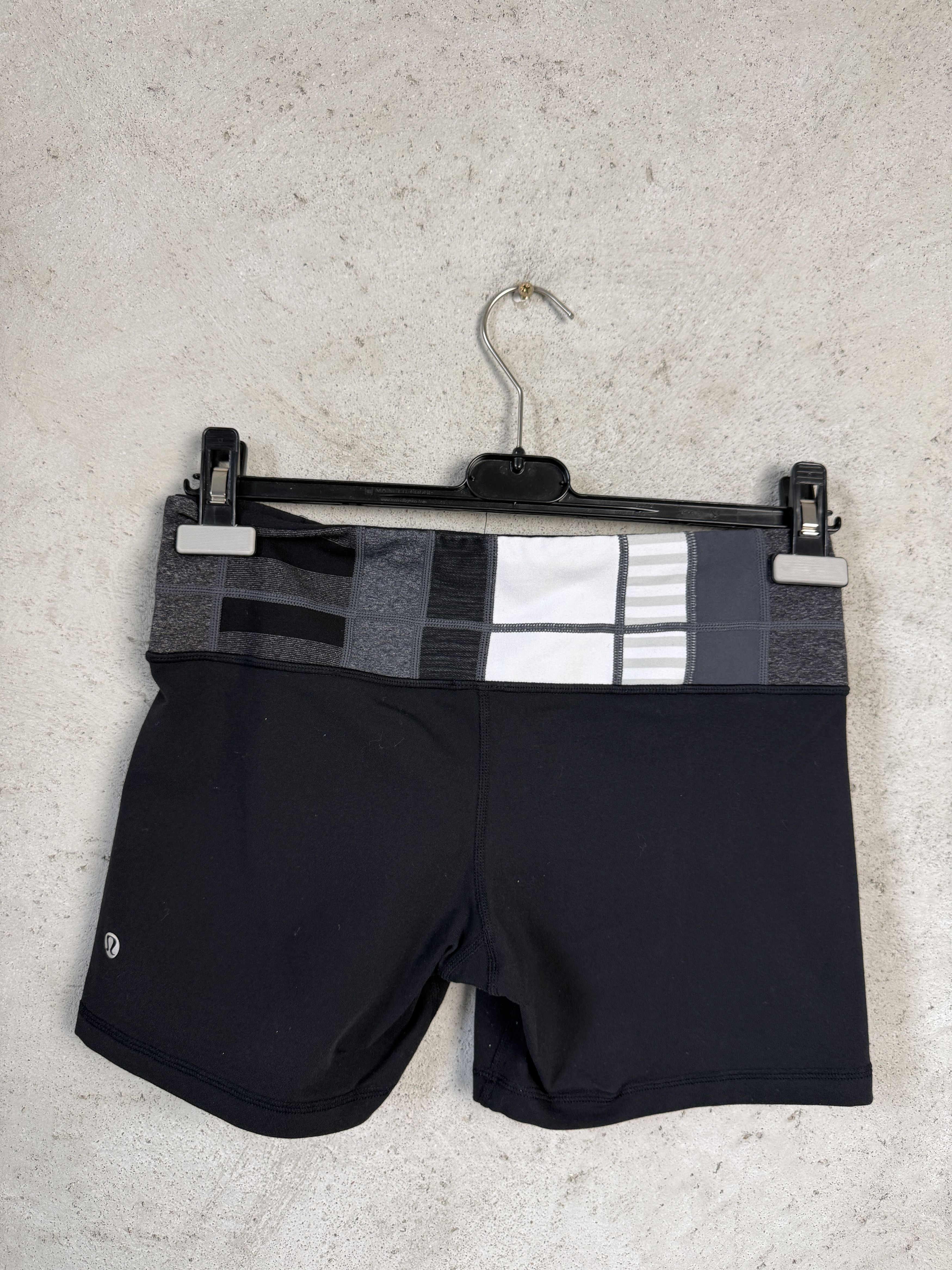 Lululemon Lululemon Reverse Groove Short sport gym pilates Size 30" / US 8 / IT 44 - 1 Thumbnail