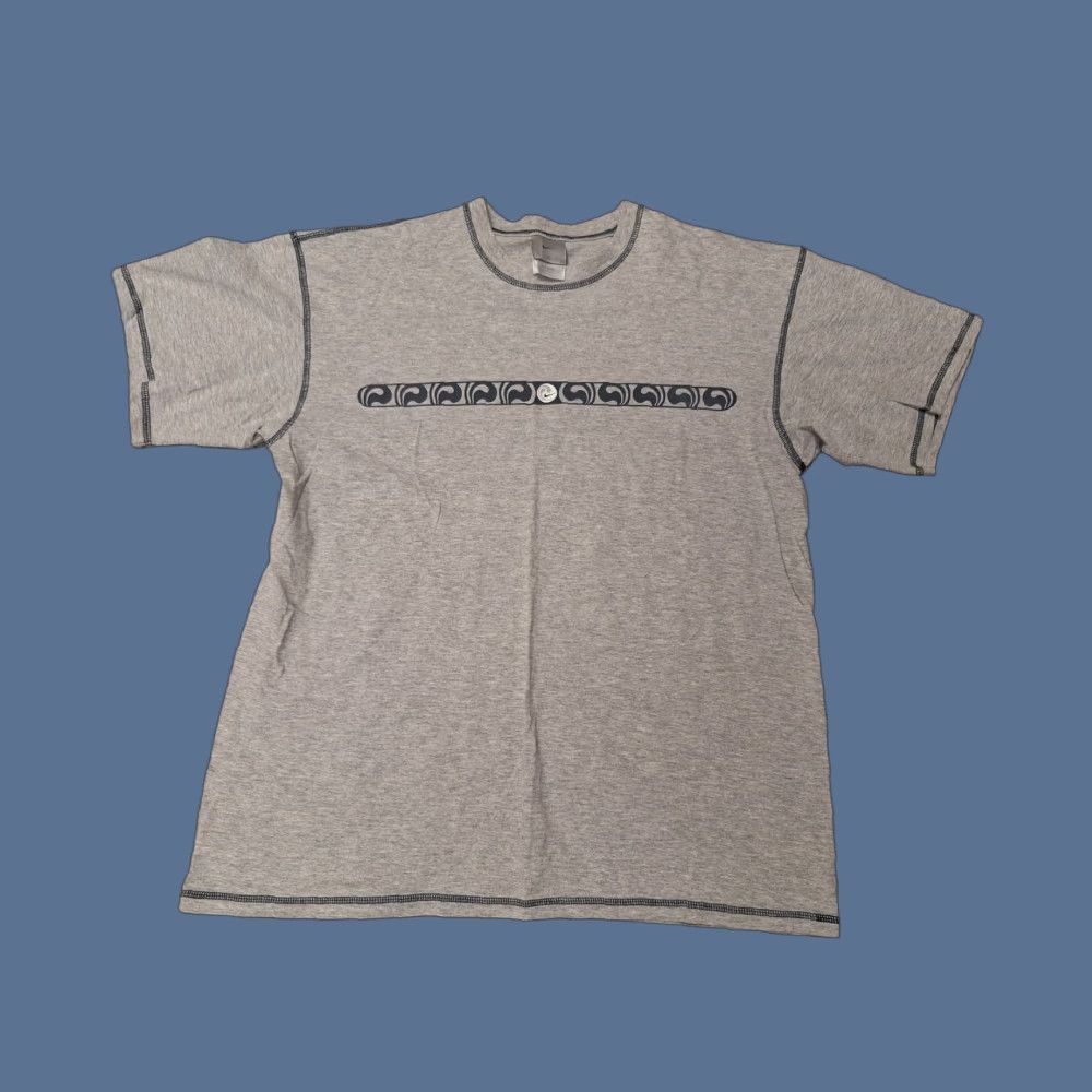 Nike VINTAGE Nike Gray T-Shirt Center Swoosh 90s 00s Tag Retro Crew Neck Short Sleeve L Mens Size US L / EU 52-54 / 3 - 1 Thumbnail