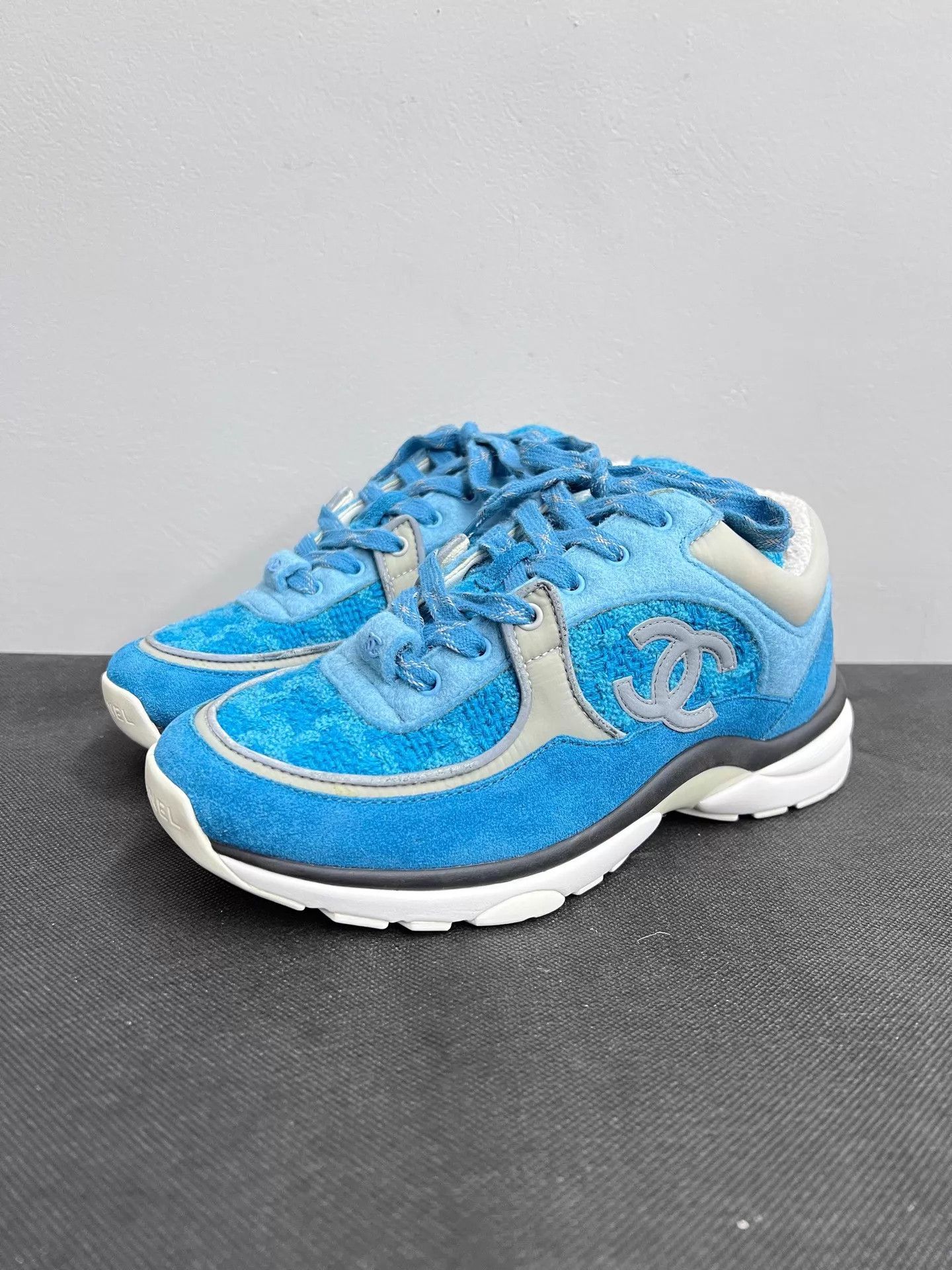 Chanel Chanel Classic Macaron Blue Sneakers EUR 35 Size US 4.5 / IT 34.5 - 1 Thumbnail
