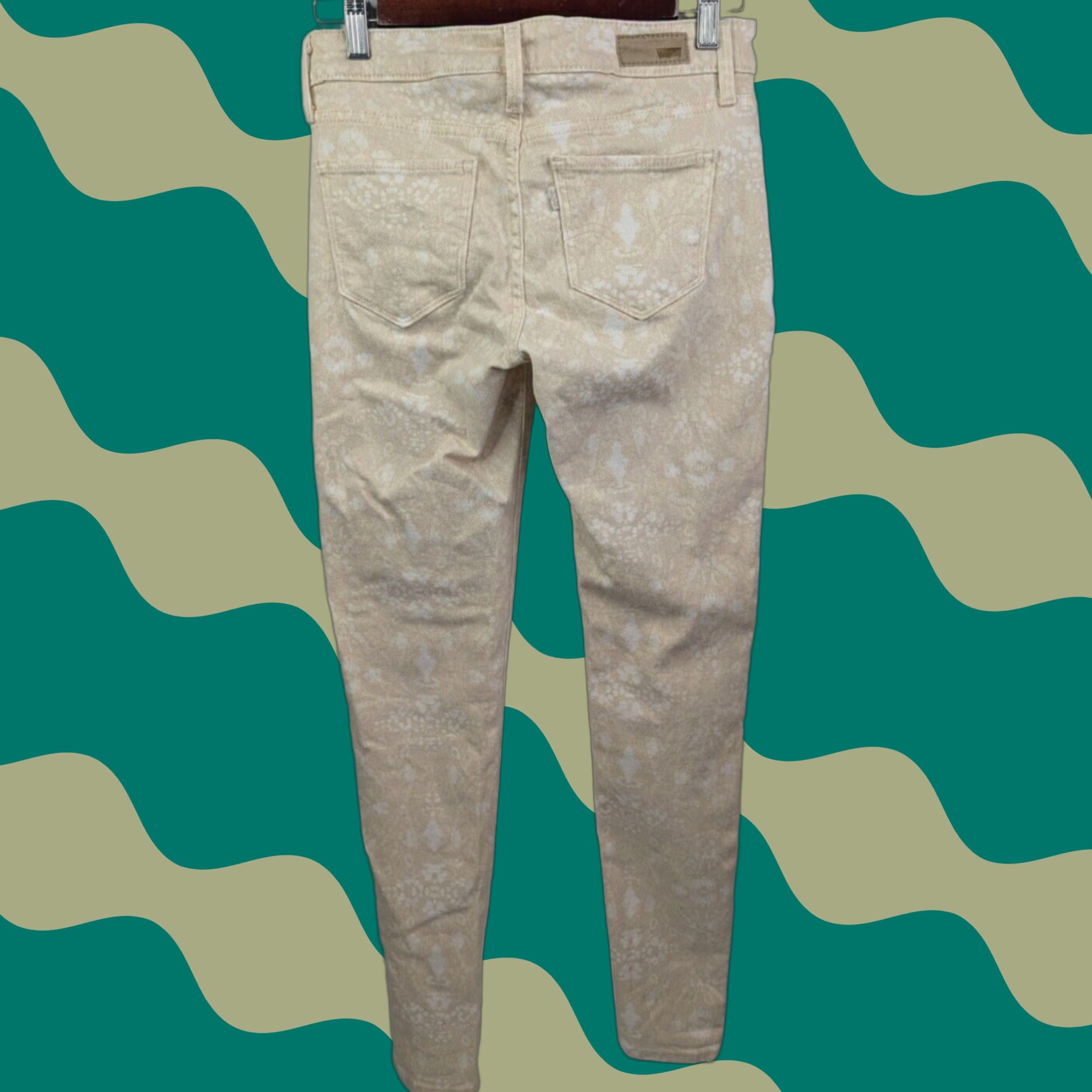 Levi's Levi's Leggings Women's Jeans Inseam 29” Ivory 4 Cotton/Elastane Solid Zip 27Wx32L Printed Cream and White Women Mens Girls Size 27" / US 4 / IT 40 - 1 Thumbnail