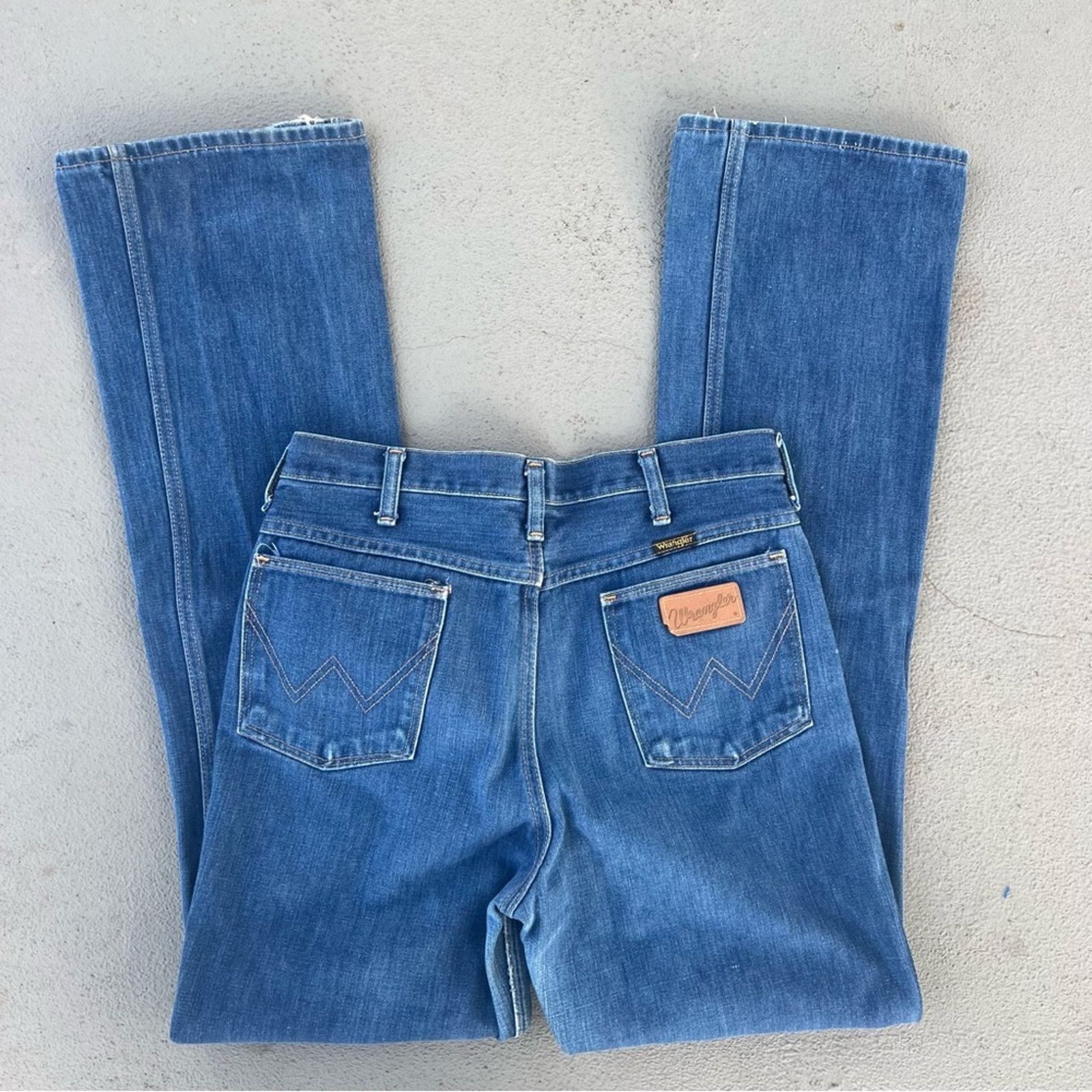 image of 70's Wrangler Bell Flare Cowboy Cut Jeans 32X36 945 Den in Blue, Men's