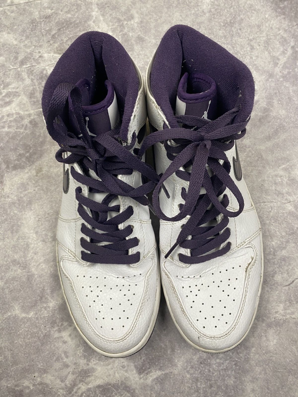 Jordan Brand Jordan 1 Retro High Grand Purple 2009 UK release Size 8.5US Size US 9.5 / EU 42-43 - 4 Thumbnail