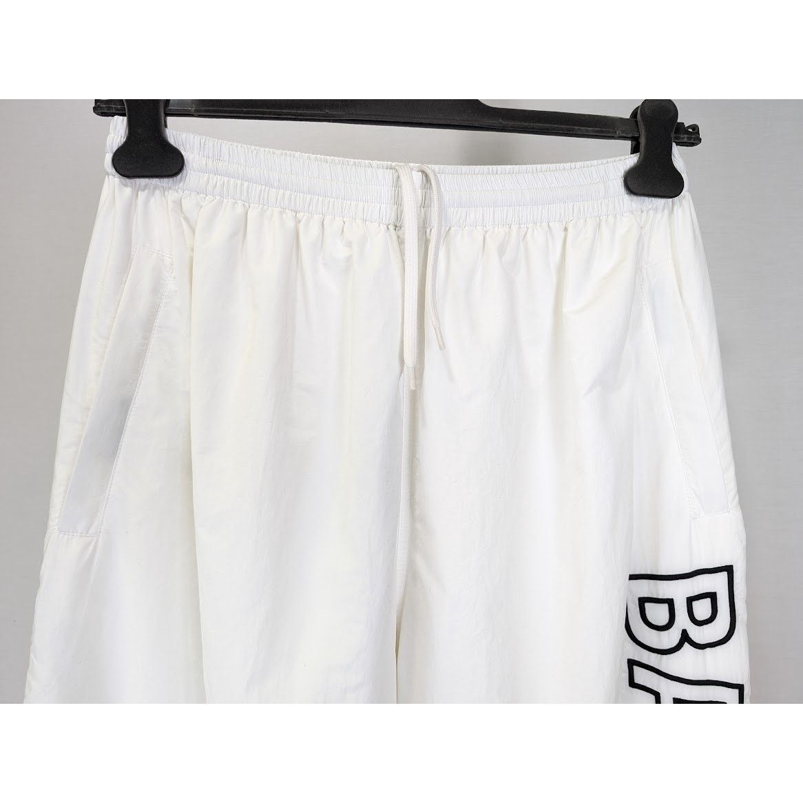 Balenciaga o1rshd1 Light Track Nylon Tracksuit Pants in White Size US 32 / EU 48 - 10 Thumbnail