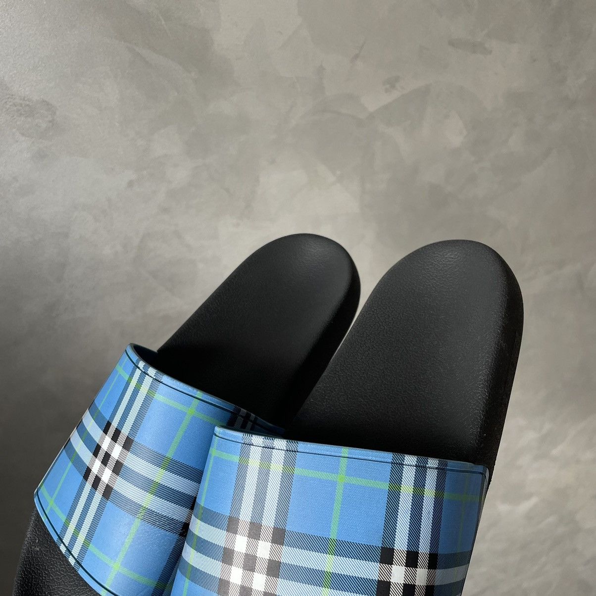 Burberry Burberry Furley Blue Nova Check Slides / Sandals / Slippers Size US 9 / EU 42 - 16 Thumbnail