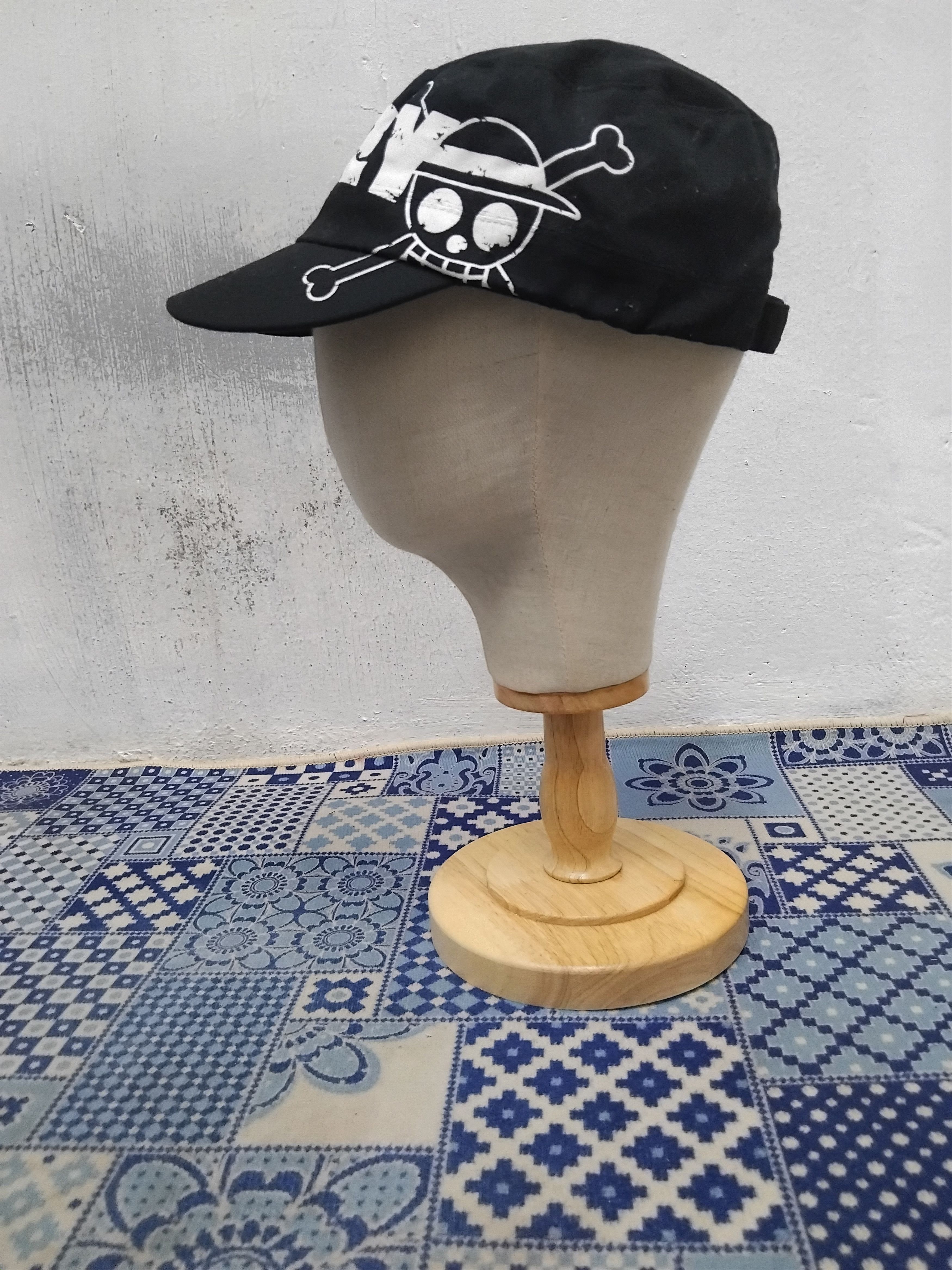 One Piece 💥One piece black colour cap Size ONE SIZE - 4 Thumbnail