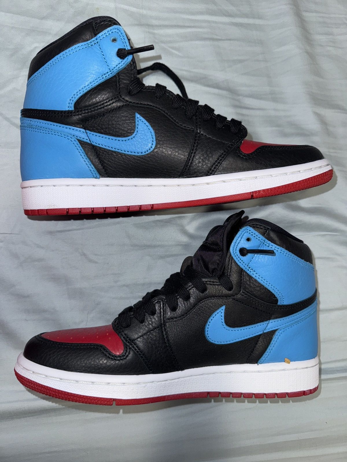 Jordan Brand Air Jordan 1 High OG NC to CHI Size US 6 / EU 39 - 7 Thumbnail