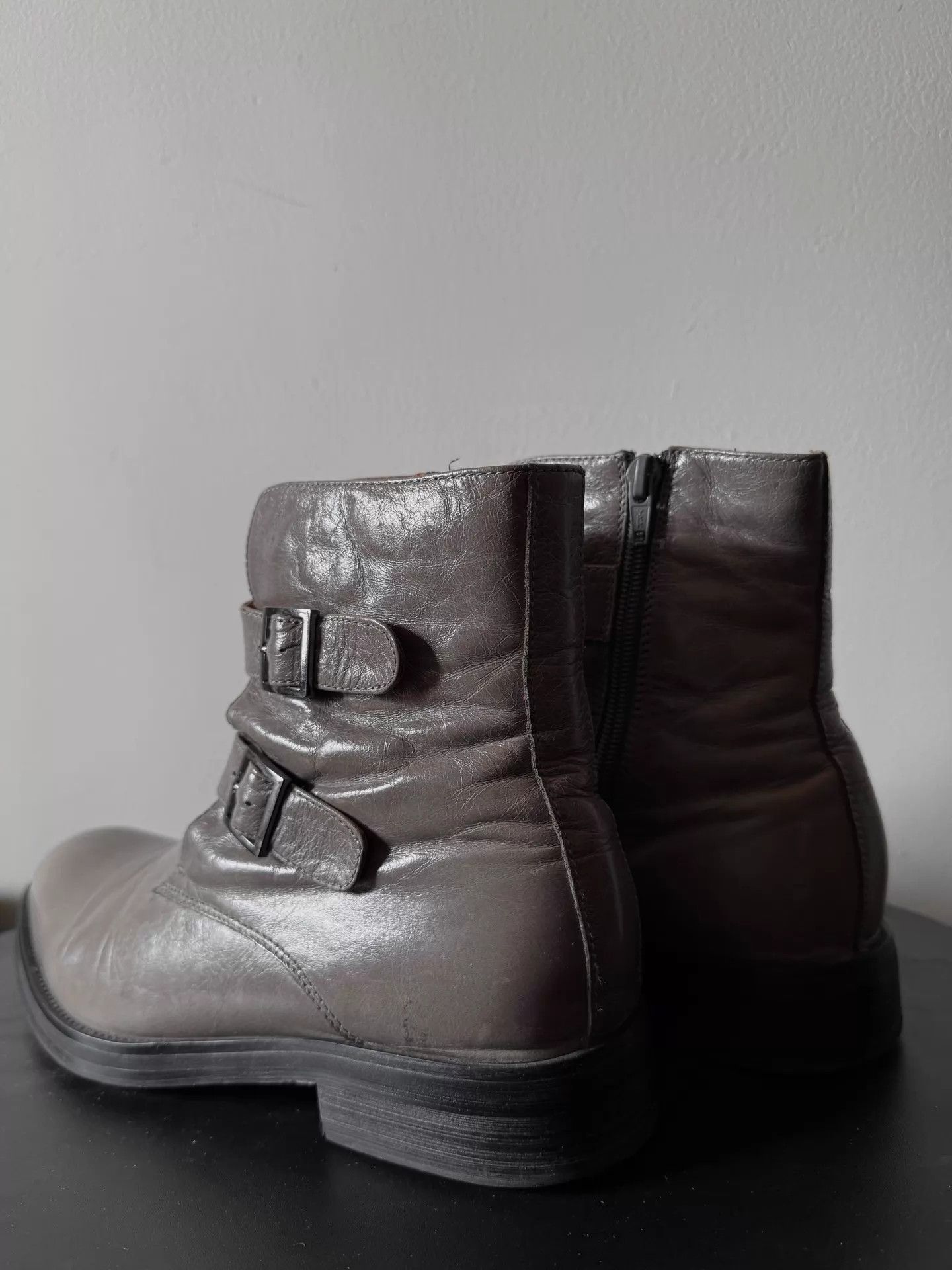Gucci Gucci Vintage 00s Elephant Gray Buckle Boots 40 Size US 7 / EU 40 - 1 Thumbnail