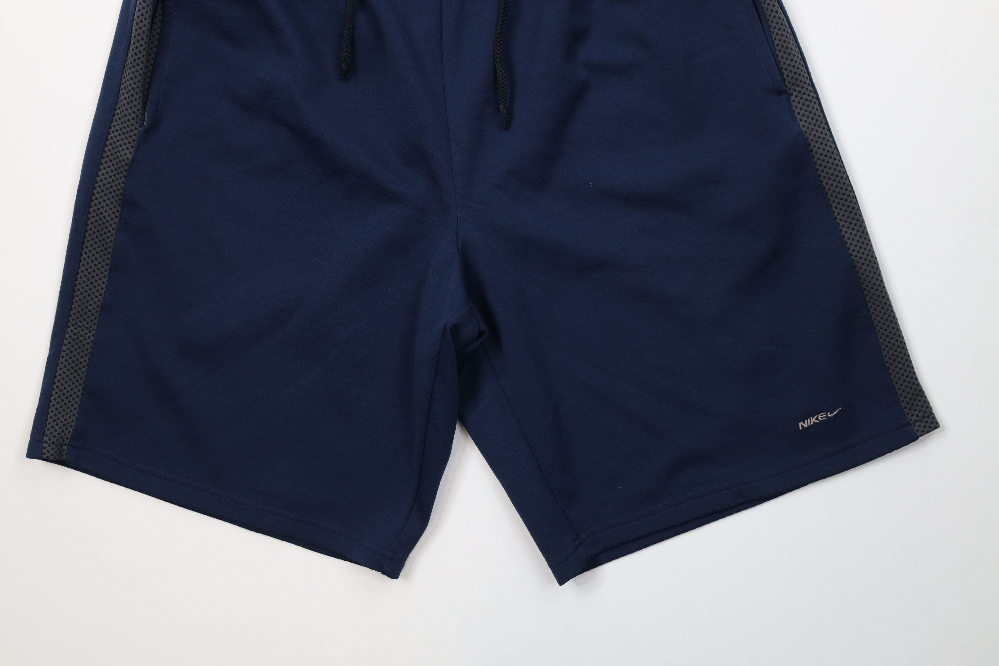 Nike Vintage Nike Mini Swoosh Thermal Knit Above Knee Shorts Size US 32 / EU 48 - 4 Thumbnail