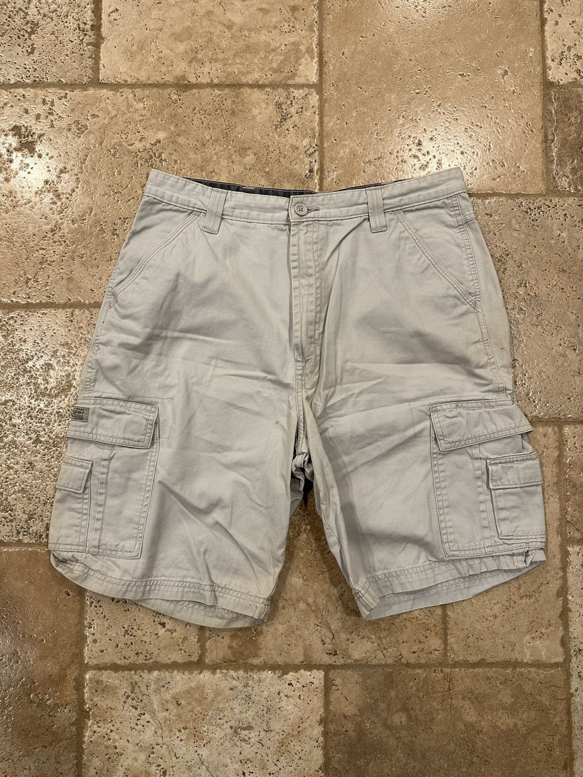 Vintage × Wrangler Vintage Wrangler Biege / Tan Cargo Shorts Size US 34 / EU 50 - 1 Thumbnail