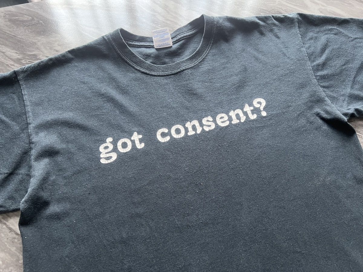 Other × Vintage Got Consent ? : It Does Every Body Good Size US L / EU 52-54 / 3 - 6 Thumbnail