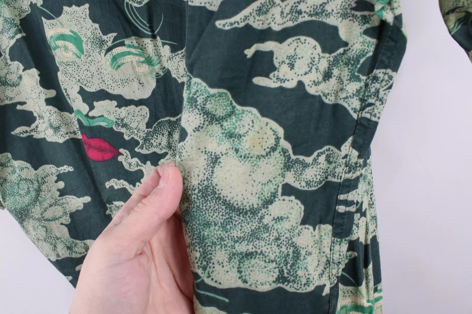 Vintage Vintage 70s Streetwear Abstract Art Face Cloud Button Shirt Size US L / EU 52-54 / 3 - 14 Thumbnail