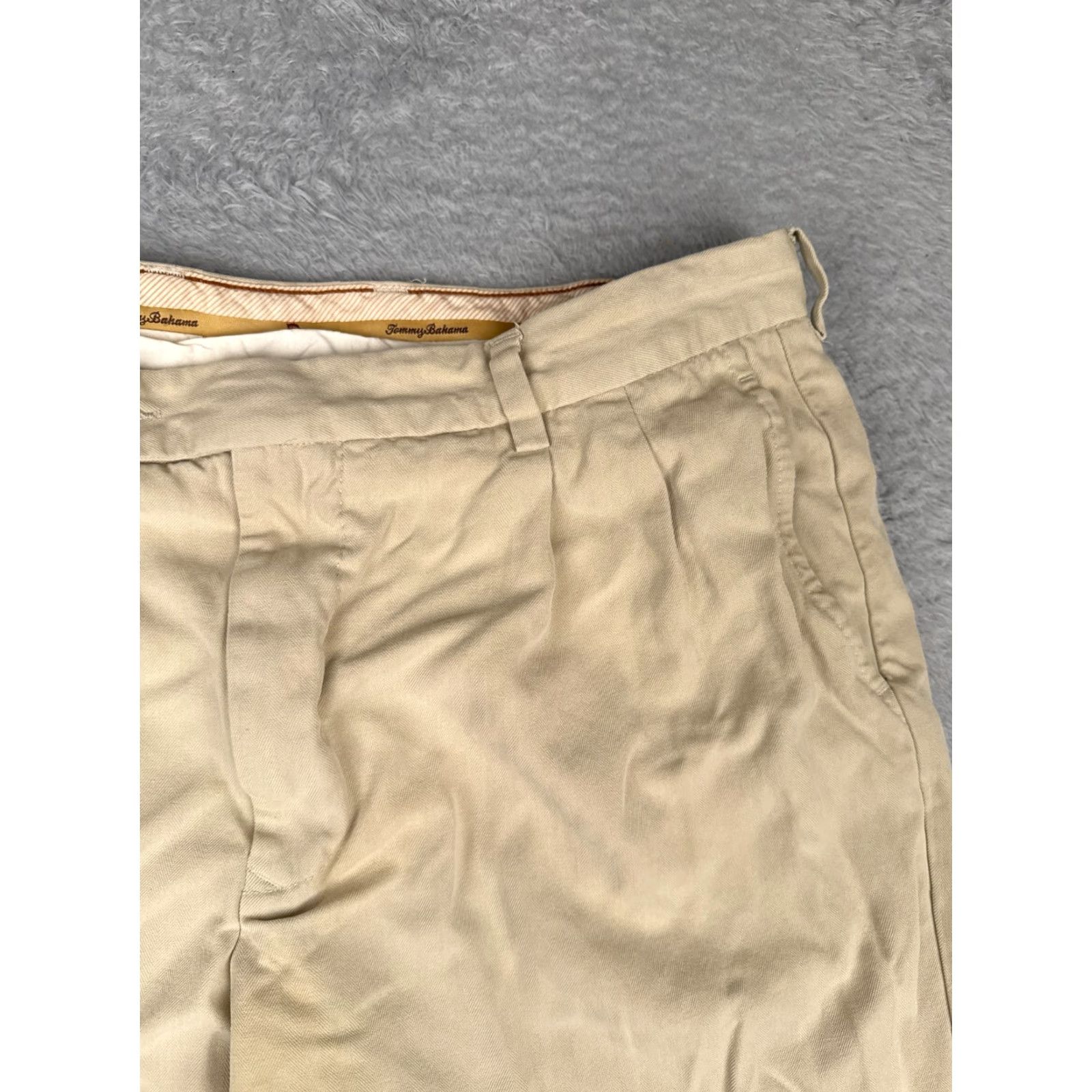 Tommy Bahama Tommy Bahama Shorts Mens 36 Beige Silk Blend Pleated Herringbone Bermuda 36x9 Size US 36 / EU 52 - 5 Thumbnail