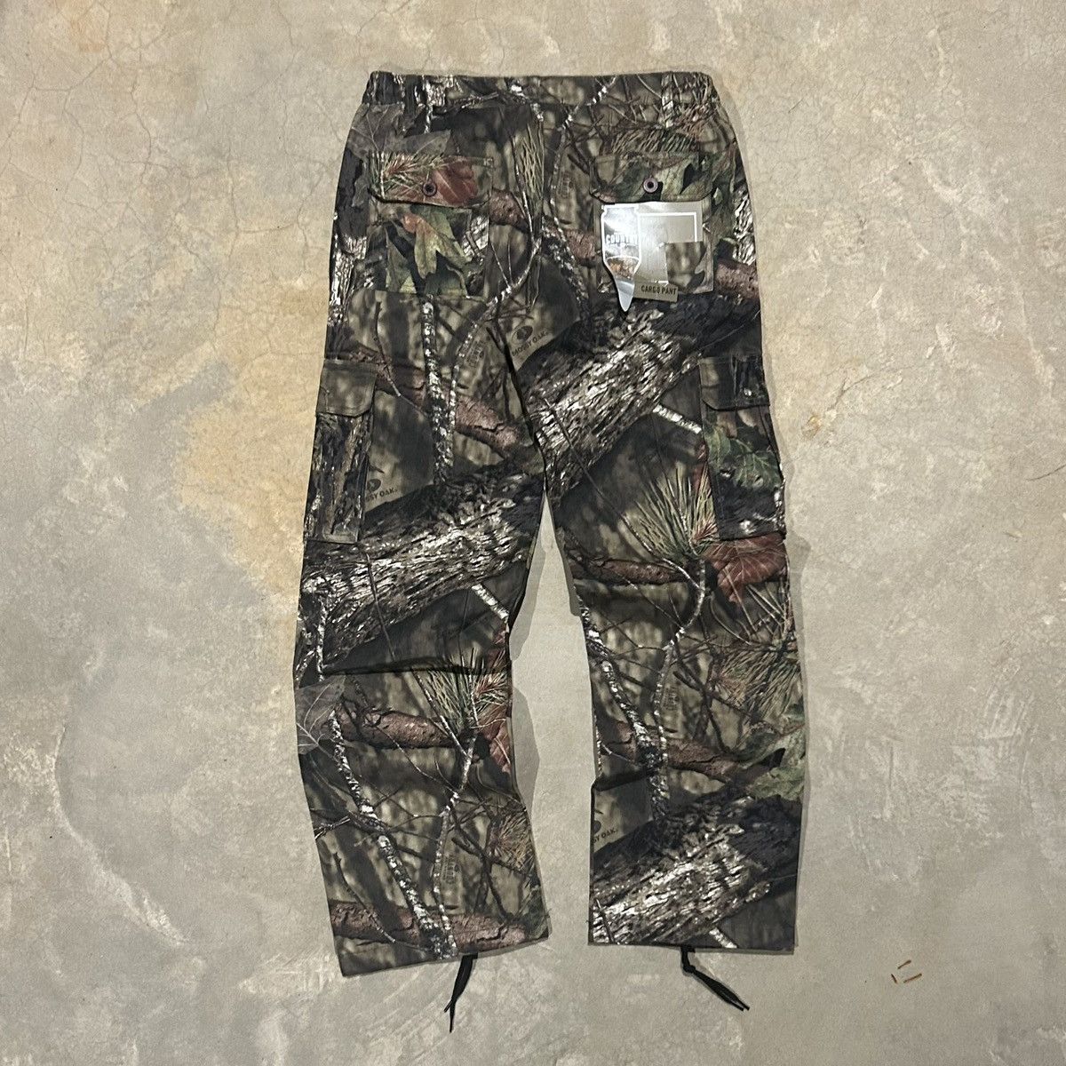 Mossy Oaks × Vintage Crazy Vintage Y2K Mossy Oaks Woodland Camo Baggy Cargo Pants Size US 33 - 7 Thumbnail