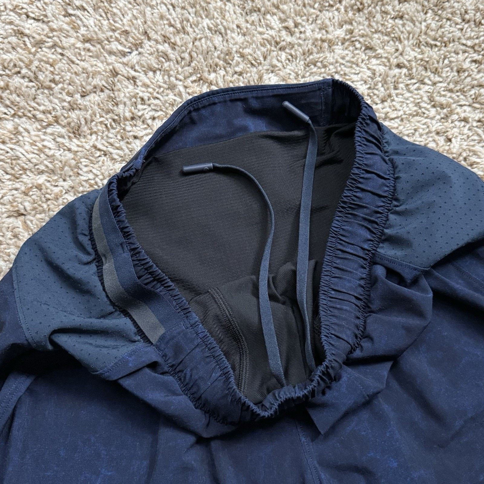Lululemon LuluLemon Surge Running Shorts Athletic Gym 5” Inseam Blue Size US 30 / EU 46 - 4 Thumbnail