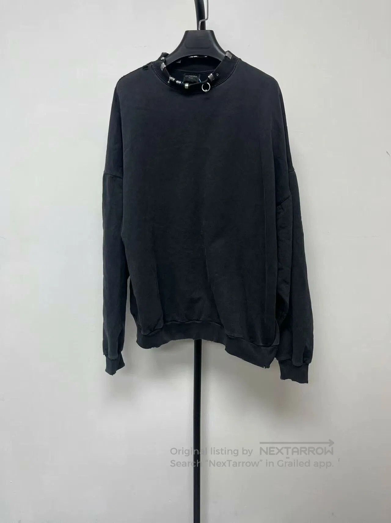 Balenciaga balenciaga uni long sleeve sweatshirt with metal accents. Size US S / EU 44-46 / 1 - 1 Thumbnail