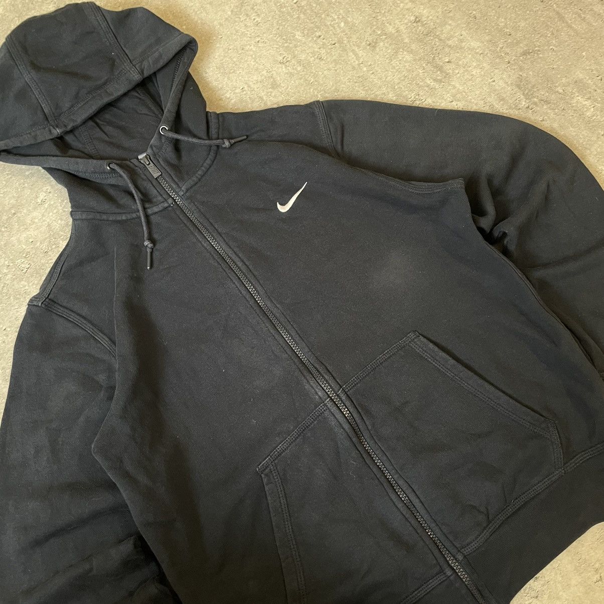 Nike × Vintage Vintage Nike 90s Basic Black Zip-Up Hoodie Size US M / EU 48-50 / 2 - 2 Thumbnail