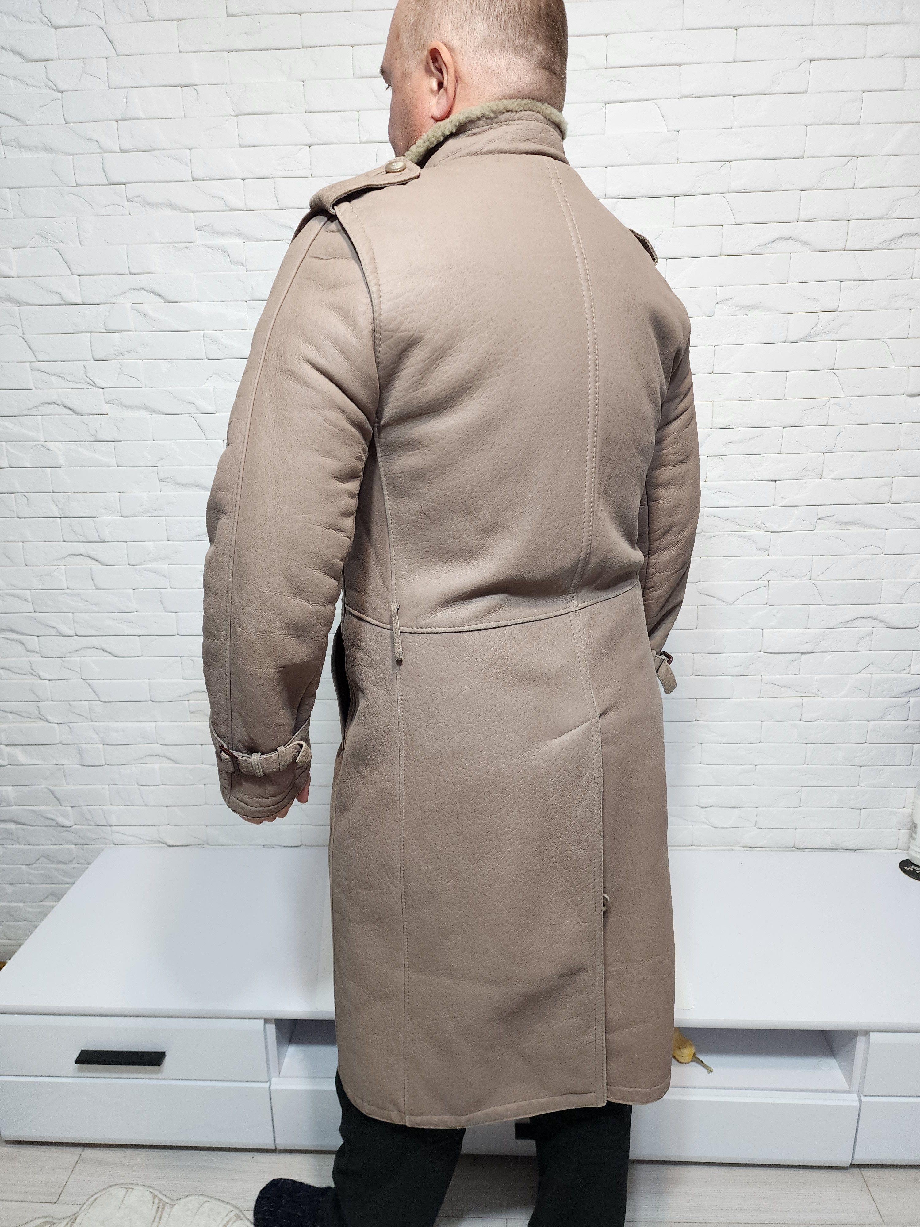 Genuine Leather Brown Sheepskin Coat: Genuine Fur, Button-Down Size US L / EU 52-54 / 3 - 7 Thumbnail