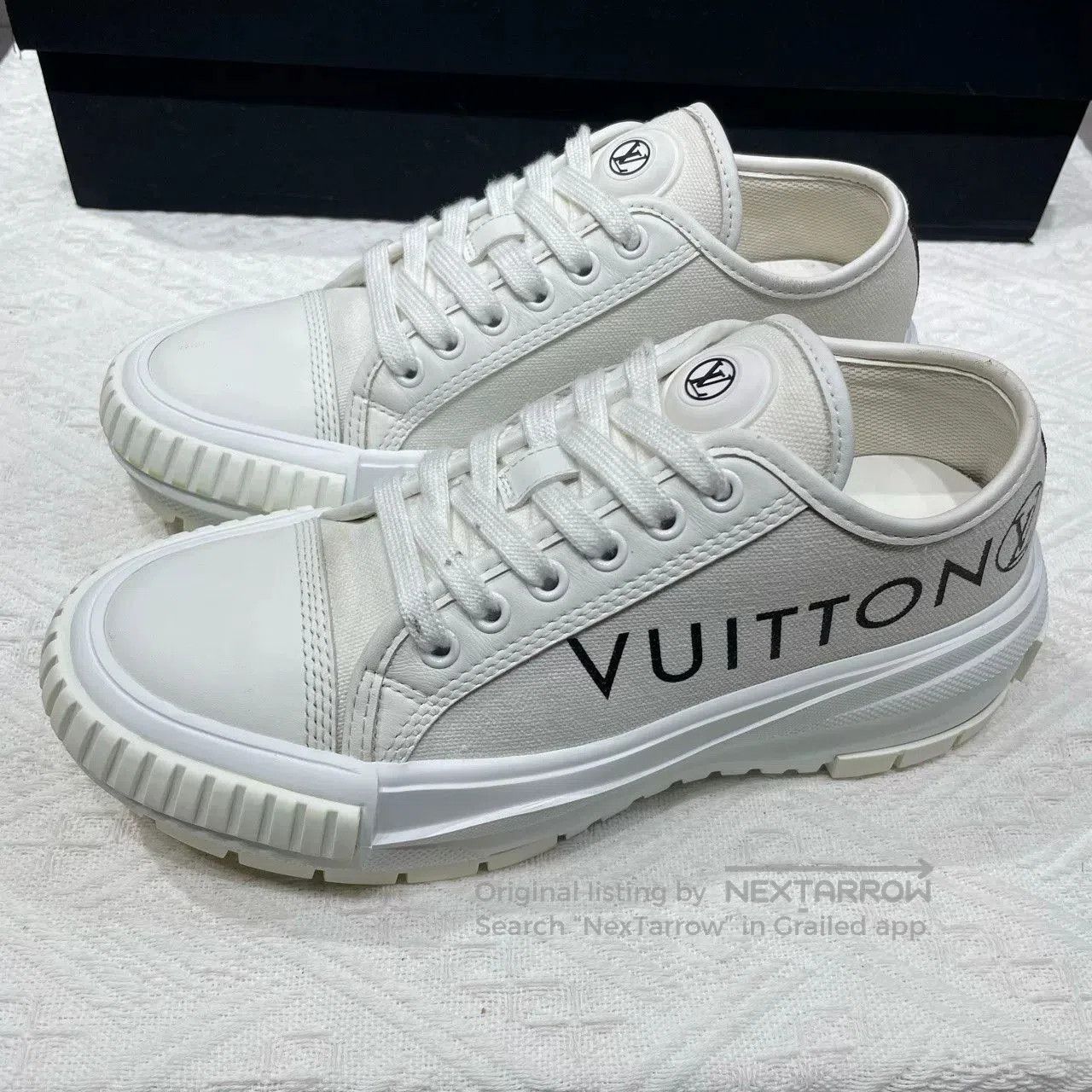 Louis Vuitton Louis Vuitton Squad Women's White Sneakers. Size US 5 / IT 35 - 1 Thumbnail