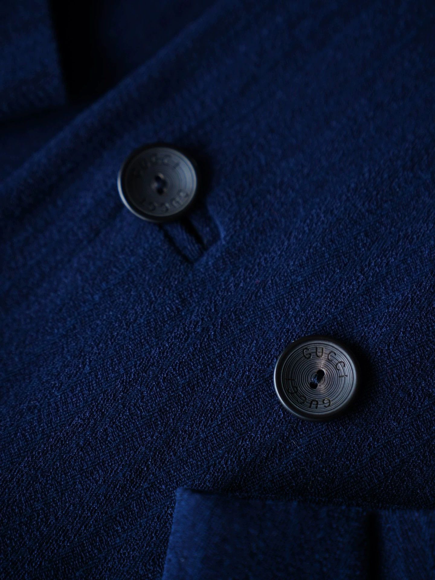 Gucci Gucci Vintage Navy Herringbone Horn Button Suit Jacket L Size L / US 10 / IT 46 - 6 Thumbnail