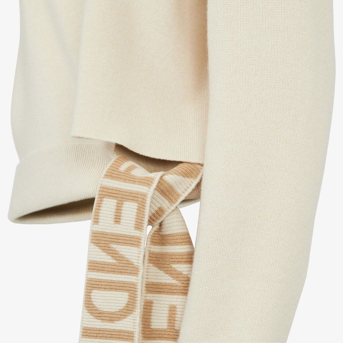 Fendi o1loc1c0824 Pullover in Beige Size XS / US 0-2 / IT 36-38 - 3 Thumbnail