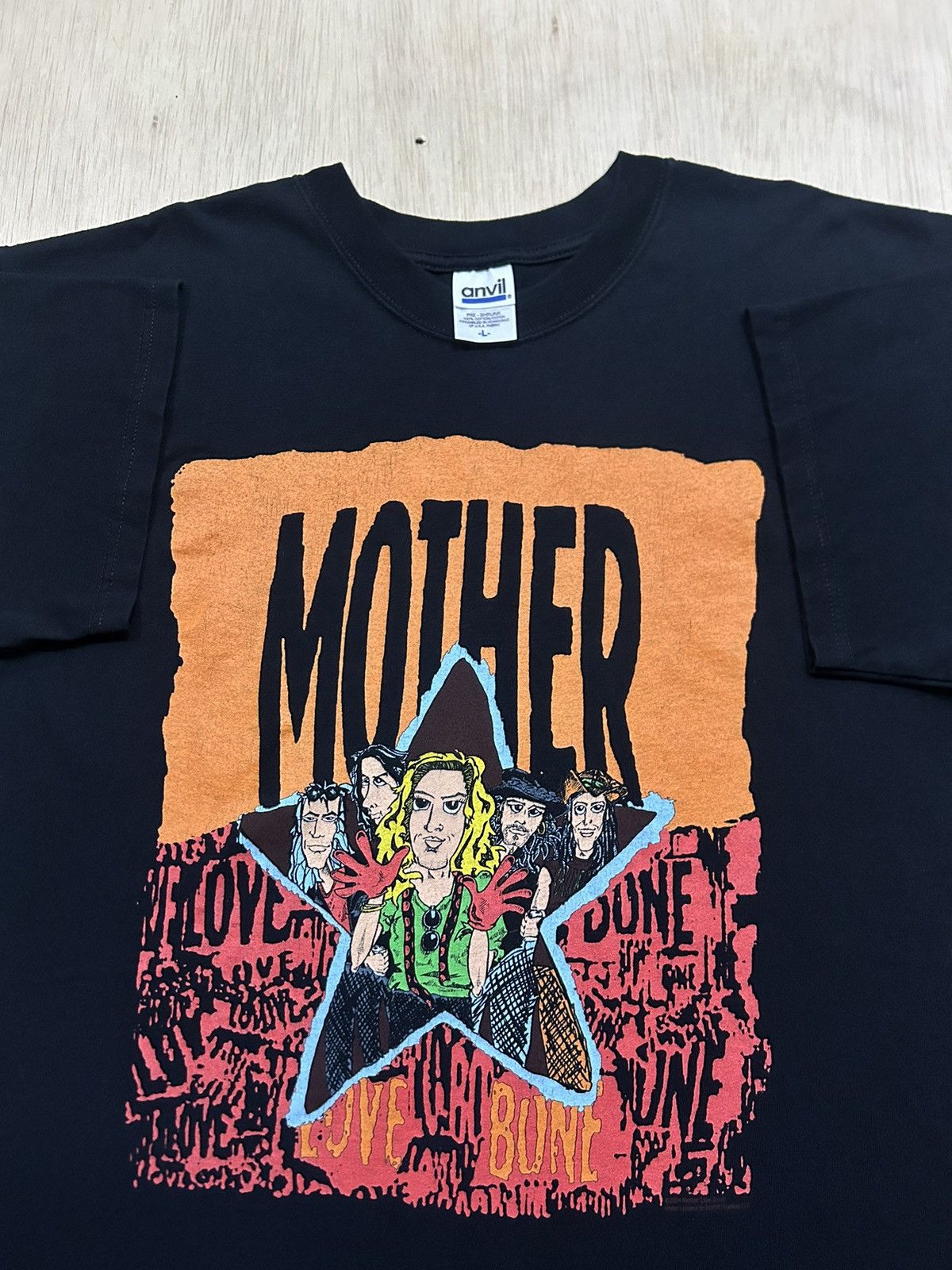 Band Tees 2004 Mother Love Bone Grunge Band Tshirt Size US L / EU 52-54 / 3 - 3 Thumbnail