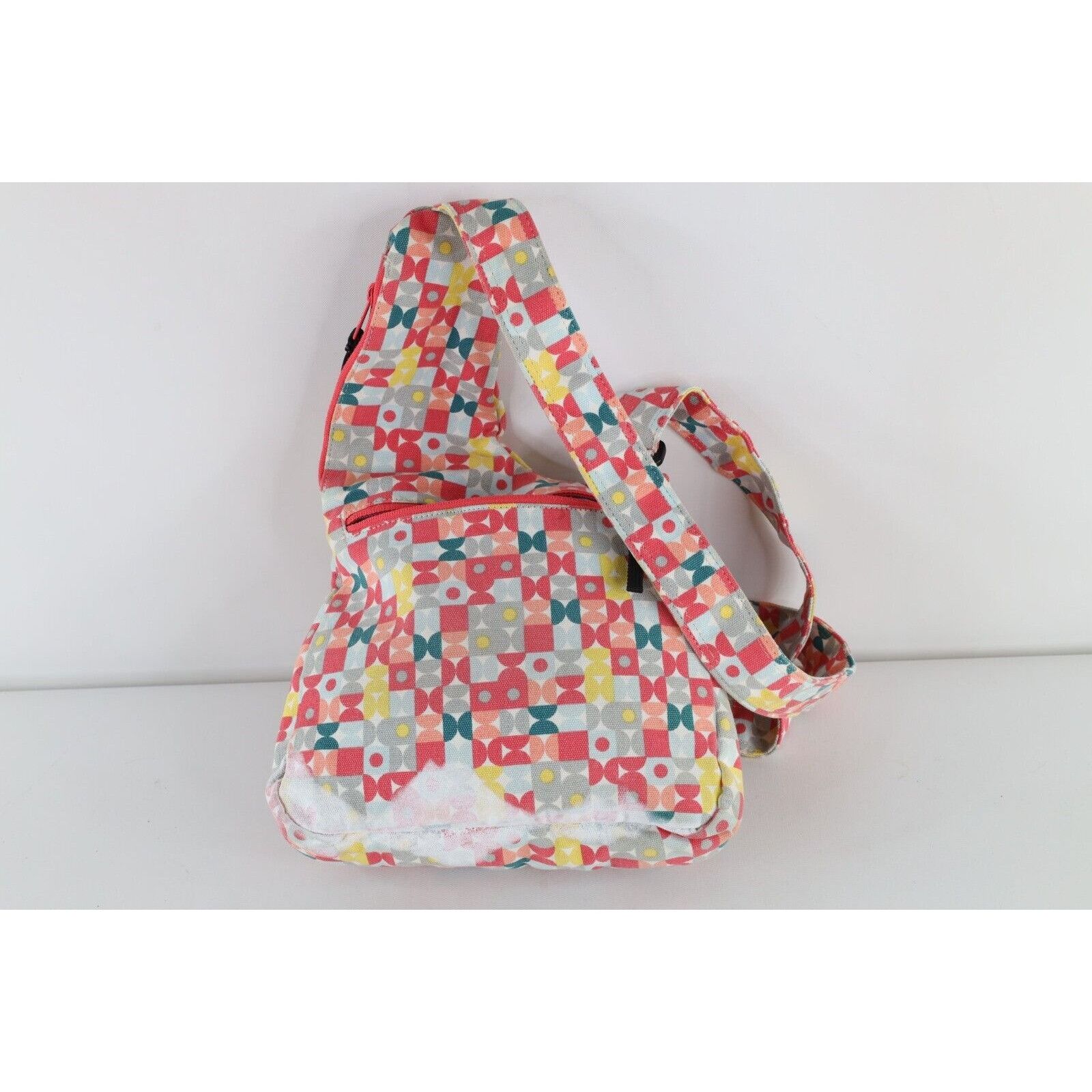 KAVU × Vintage Vintage Kavu Distressed Canvas Rainbow Crossbody Bag Size ONE SIZE - 5 Thumbnail
