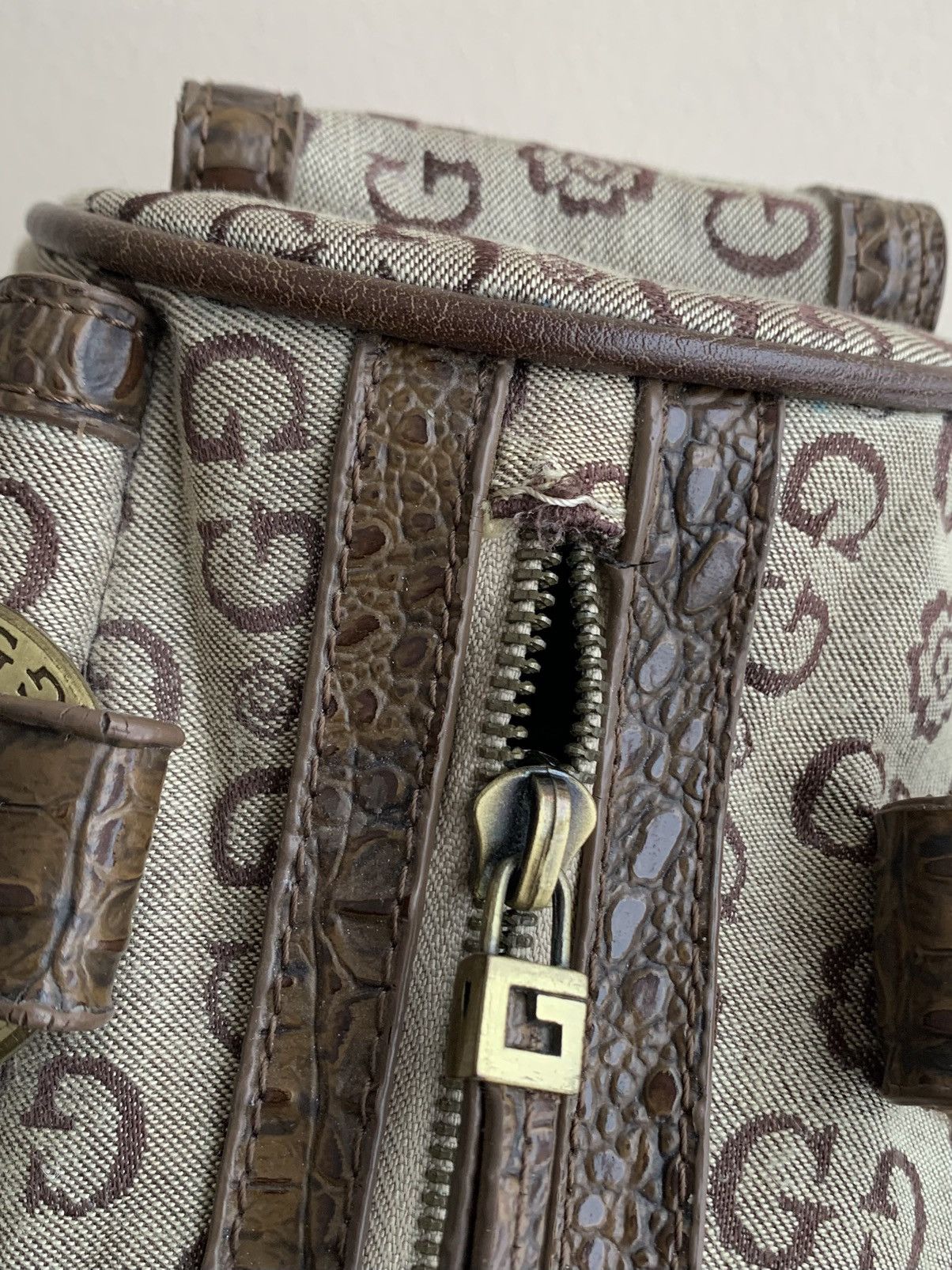 Guess Vintage Guess Monogram Beige Faux Python Leather Handbag Size ONE SIZE - 13 Thumbnail