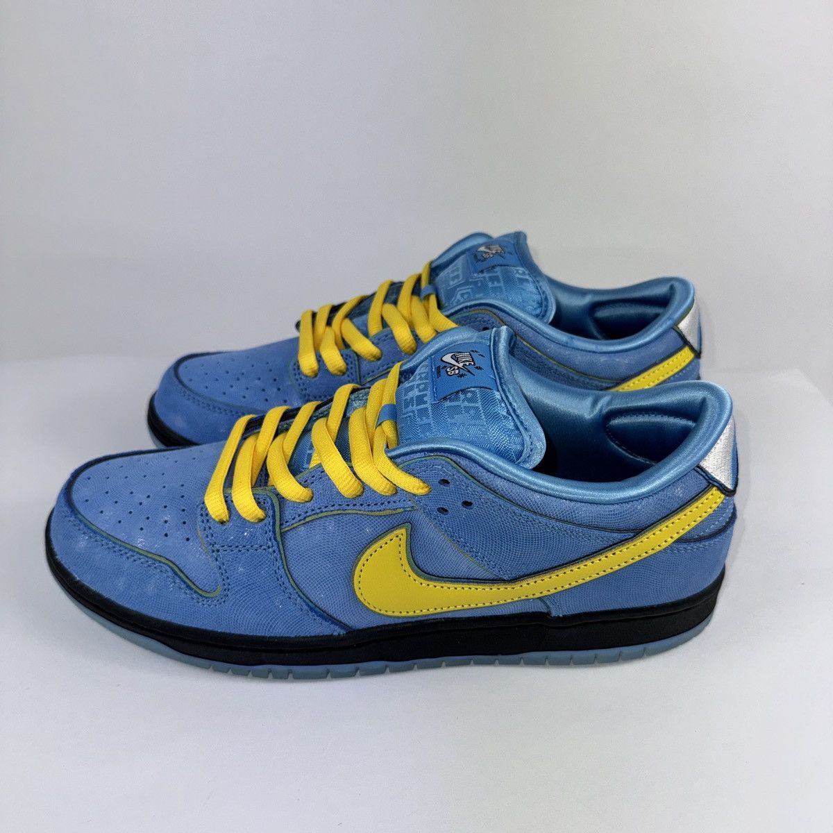 Nike SB NIKE SB DUNK LOW THE POWERPUFF GILS BUBBLES Size US 10 / EU 43 - 6 Thumbnail