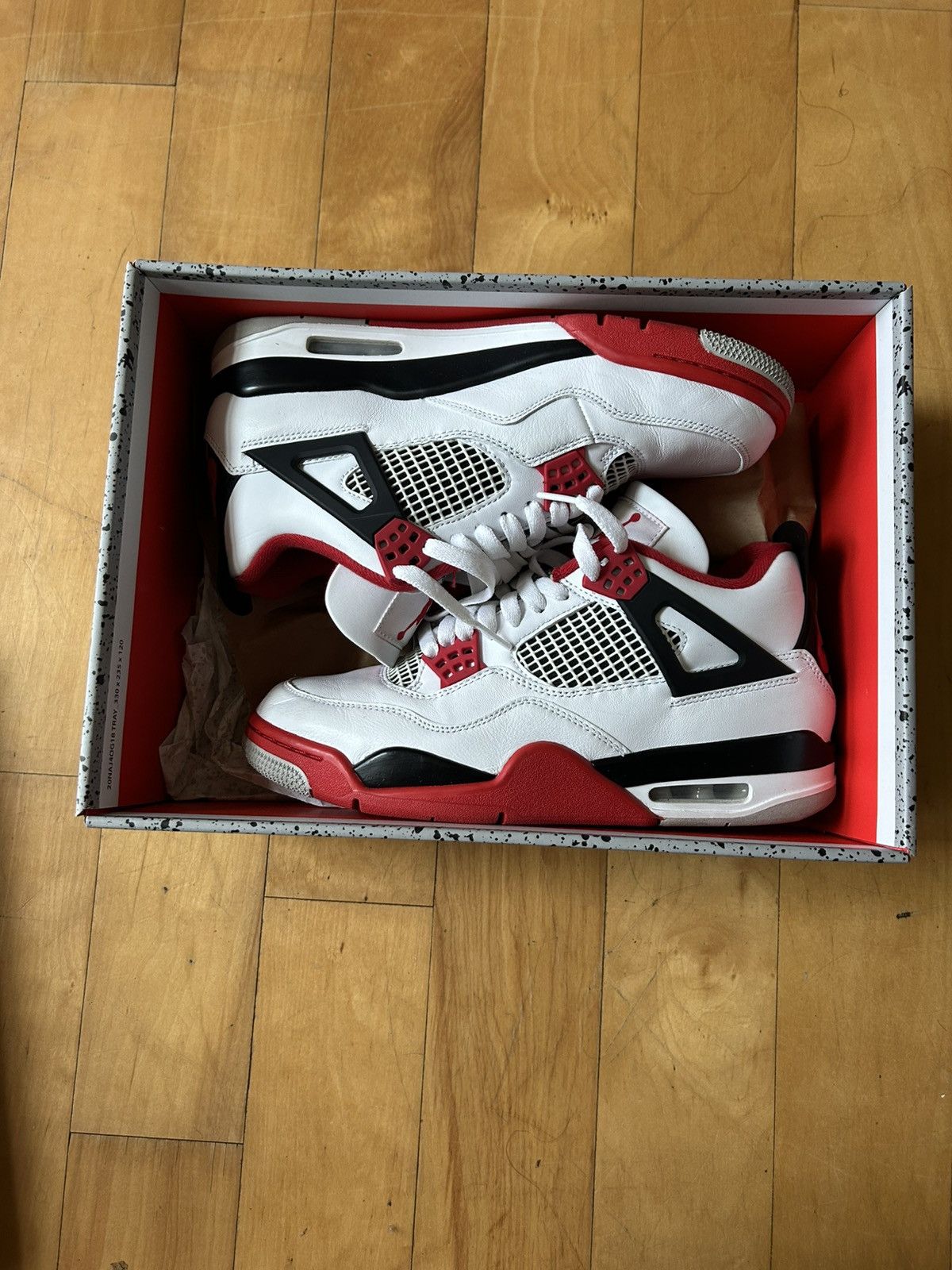Jordan Brand Jordan 4 Retro Fire red Size US 8.5 / EU 41-42 - 1 Thumbnail