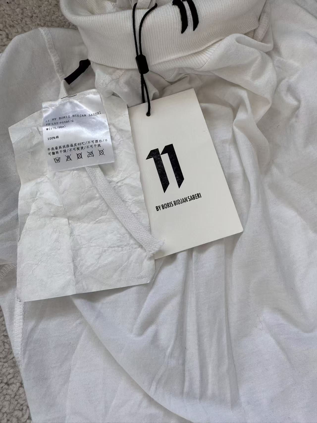11 By Boris Bidjan Saberi 11 by Boris Bidjan Saberi Logo Long Sleeve Size M Size US M / EU 48-50 / 2 - 7 Thumbnail