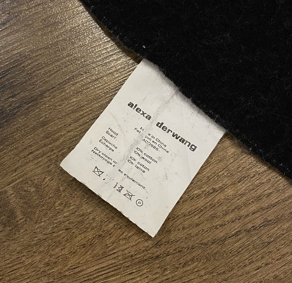 Alexander Wang Alexander Wang T Big Logo Hoodie Scarf x Luxury Size ONE SIZE - 6 Thumbnail