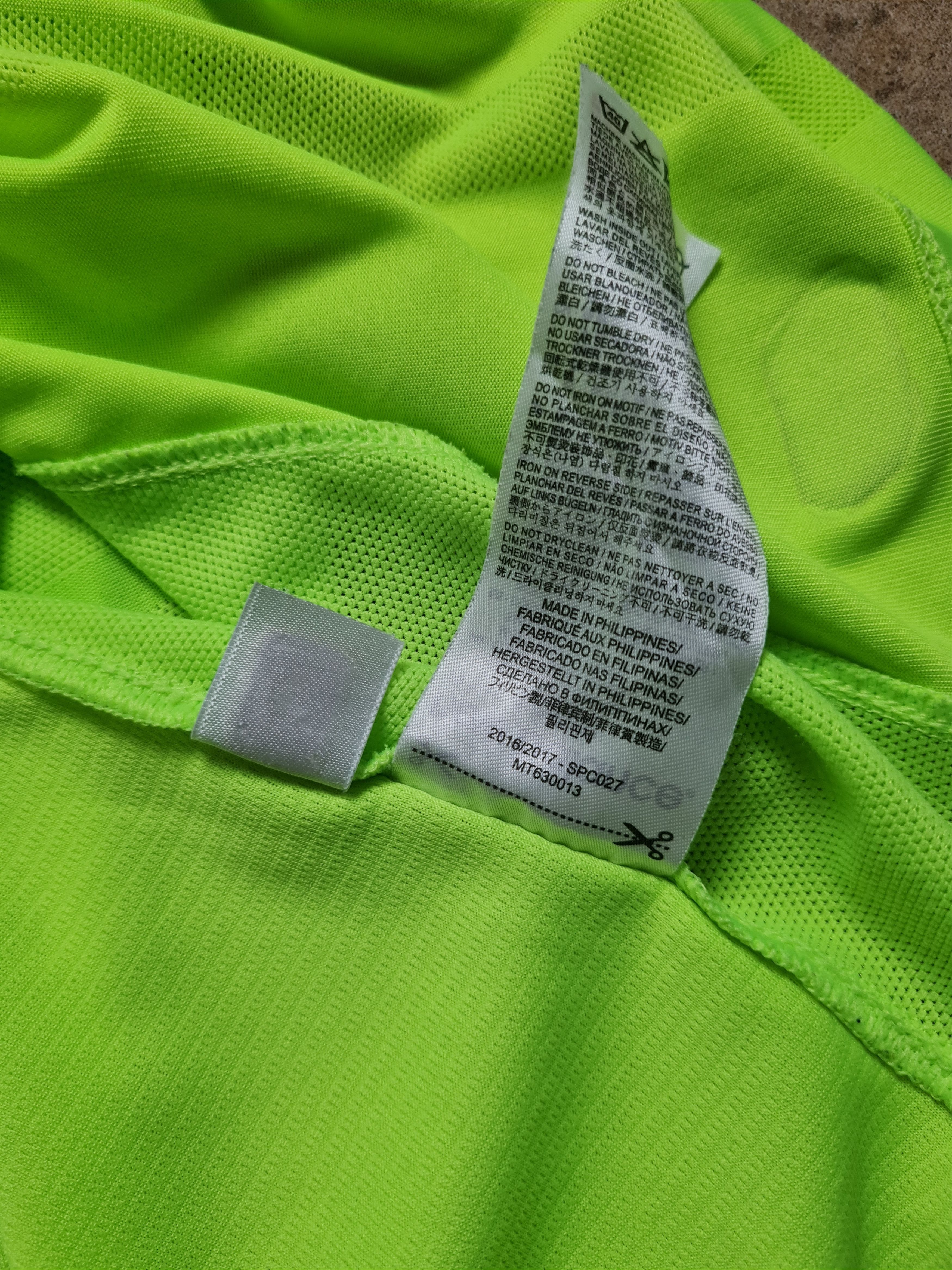 New Balance LIVERPOOL FC 2016/17 Third Sadio MANE 19 NB Toxic Green Size US S / EU 44-46 / 1 - 12 Thumbnail