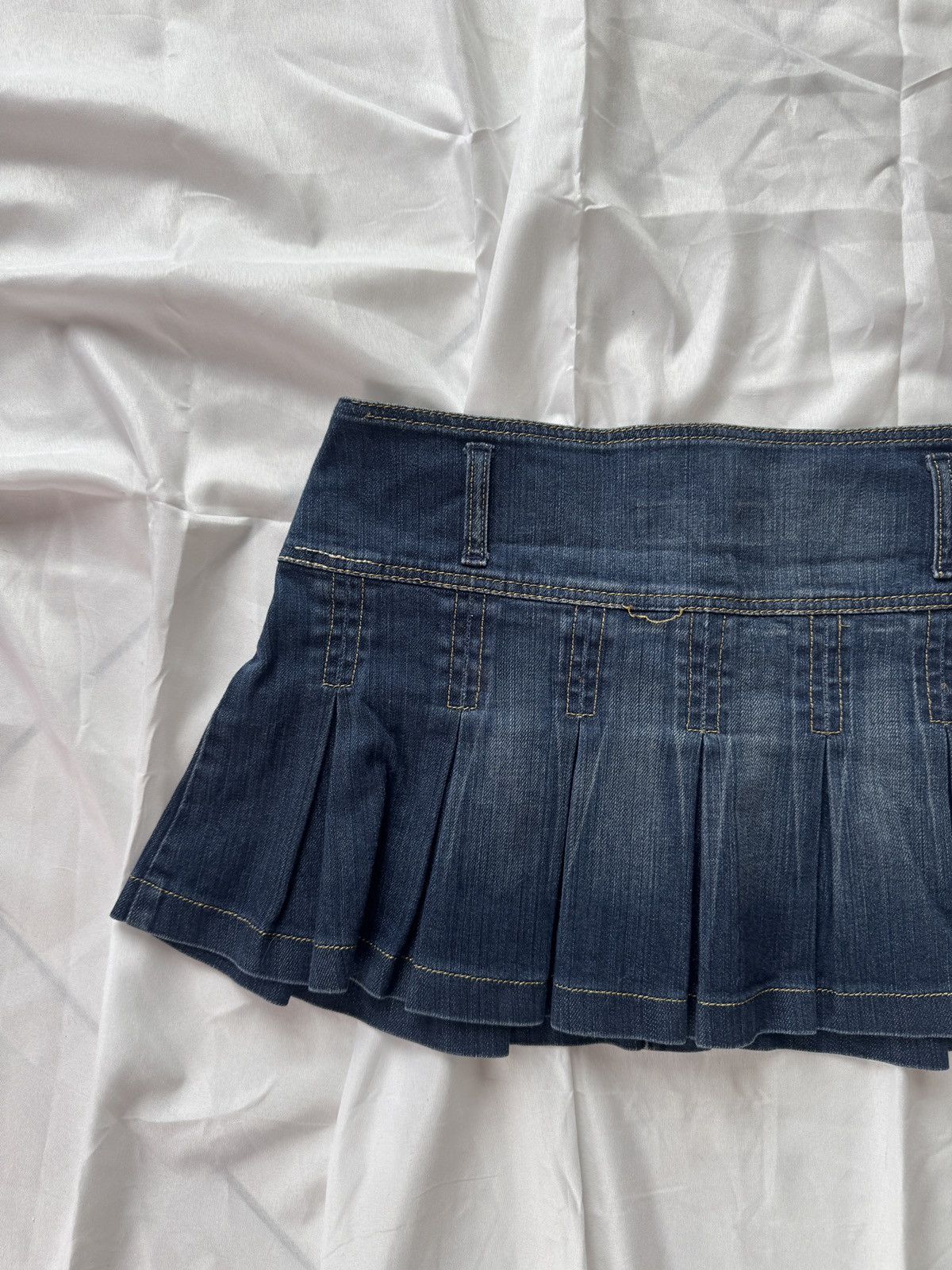 Hysteric Glamour Y2K Super Sexy Vintage Pleated Denim Mini Skirt Size 28" / US 6 / IT 42 - 6 Thumbnail