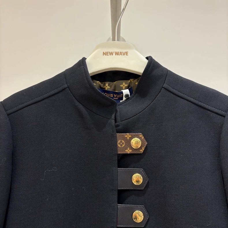 Louis Vuitton Louis Vuitton Black inside presbyopic gold button jacket Size S / US 4 / IT 40 - 3 Thumbnail