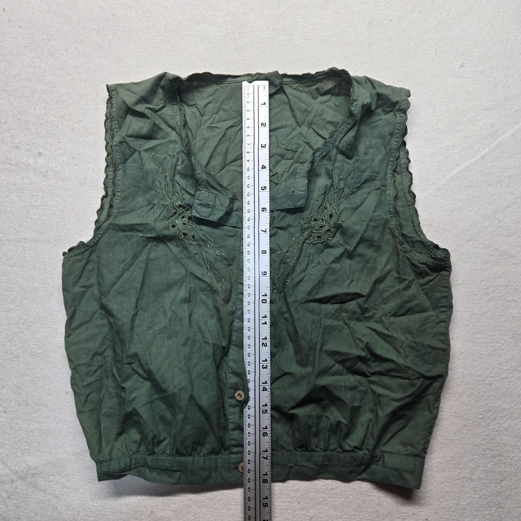 Vintage VINTAGE La Redoute Women's Cropped Sleeveless Button-Up Shirt Size 12 Green Blouse Office Casual Size XL / US 12-14 / IT 48-50 - 6 Thumbnail