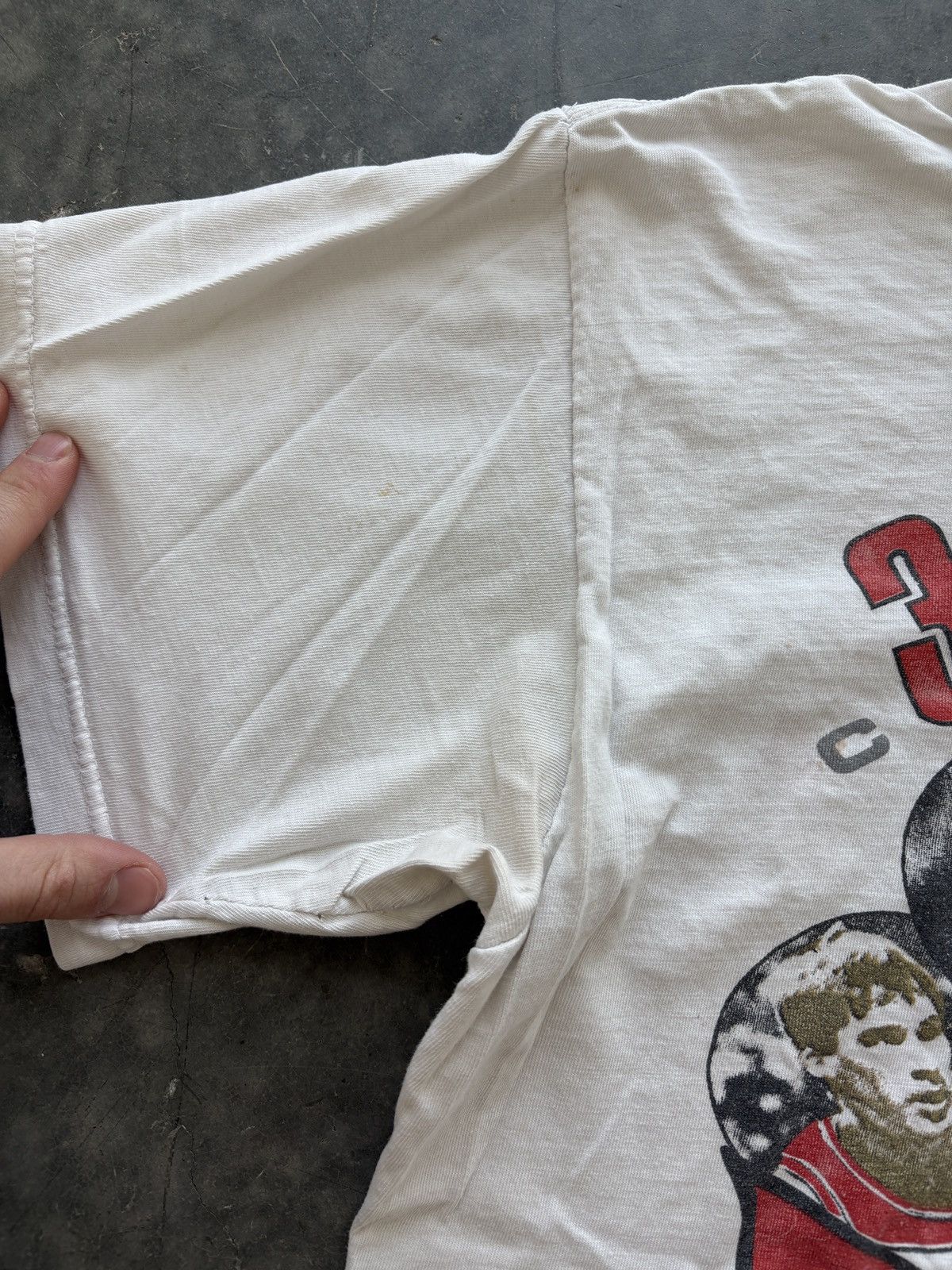 Vintage Vintage 90s Chicago Bulls Rap Tee 3 Peat Thrashed Boxy Fit Size US L / EU 52-54 / 3 - 8 Thumbnail