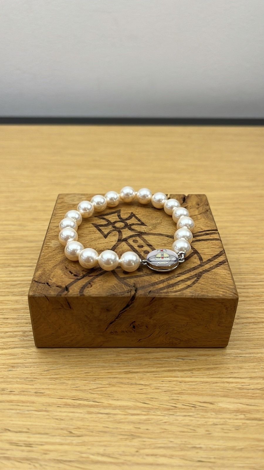 Vivienne Westwood o1f1d3z1025 Size: OS / Loelia Pearl Bracelet - W1 Size ONE SIZE - 1 Thumbnail