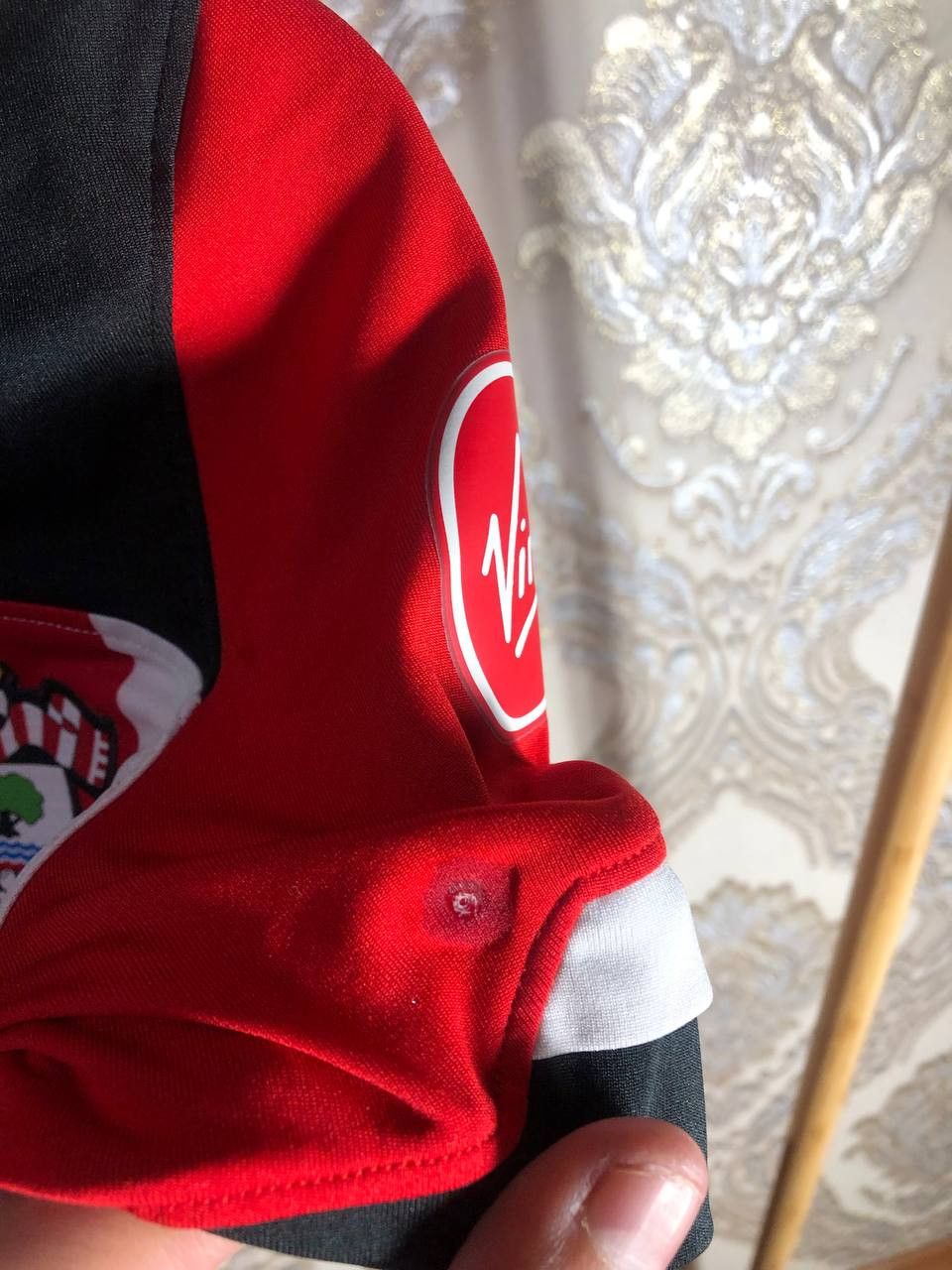 Under Armour Vintage FC Southampton England Soccer Jersey Retro Y2K Size US S / EU 44-46 / 1 - 6 Thumbnail