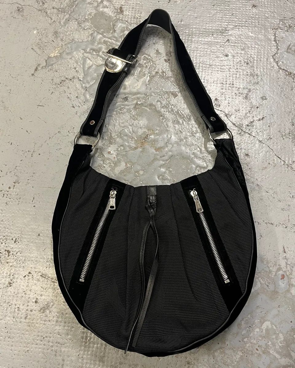 Yves Saint Laurent 2000s Yves Saint Laurent Black Hobo Bag Size ONE SIZE - 1 Thumbnail