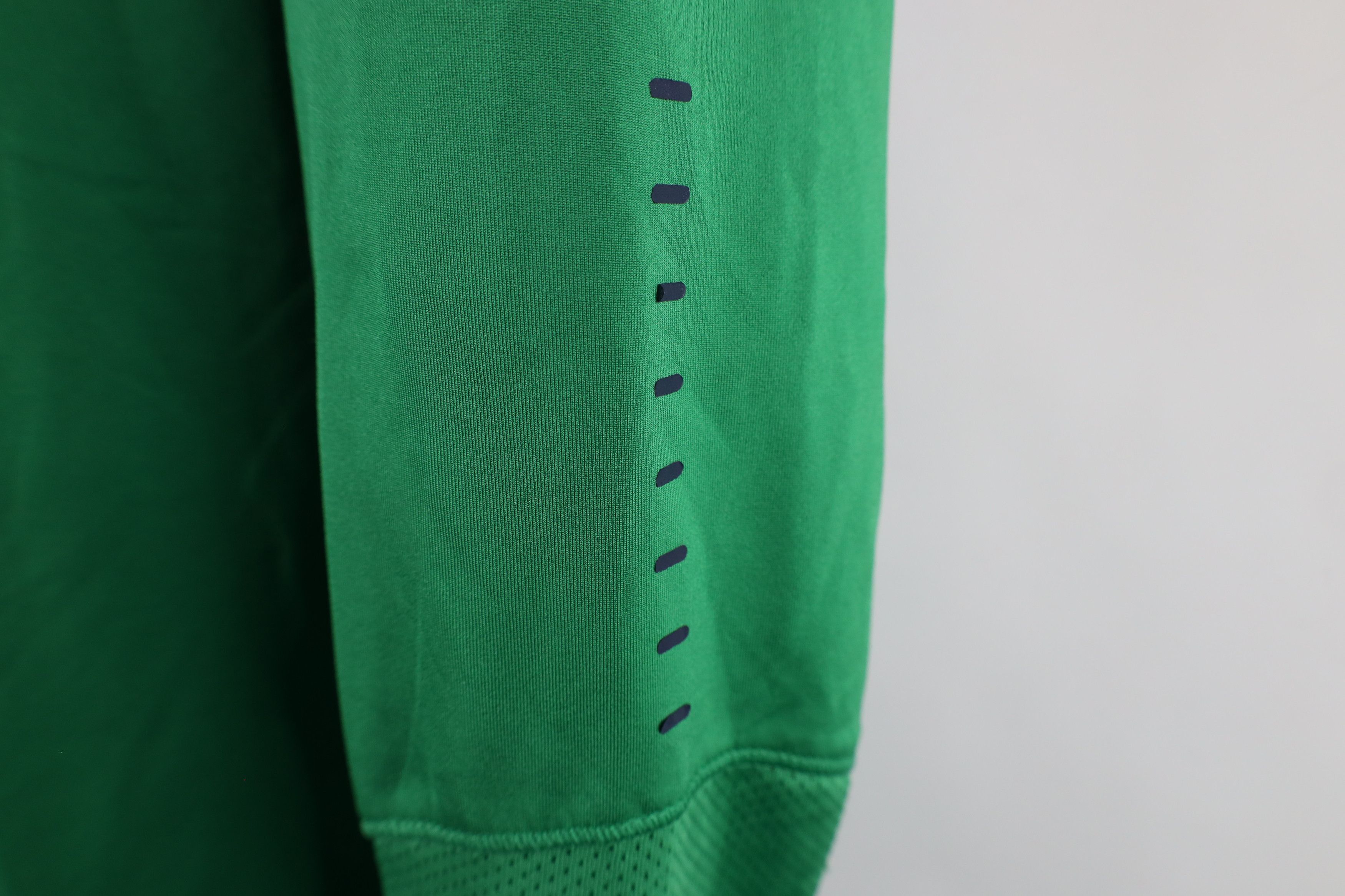 Under Armour × Vintage Under Armour Knit Notre Dame University Long Sleeve T-Shirt Size US L / EU 52-54 / 3 - 7 Thumbnail