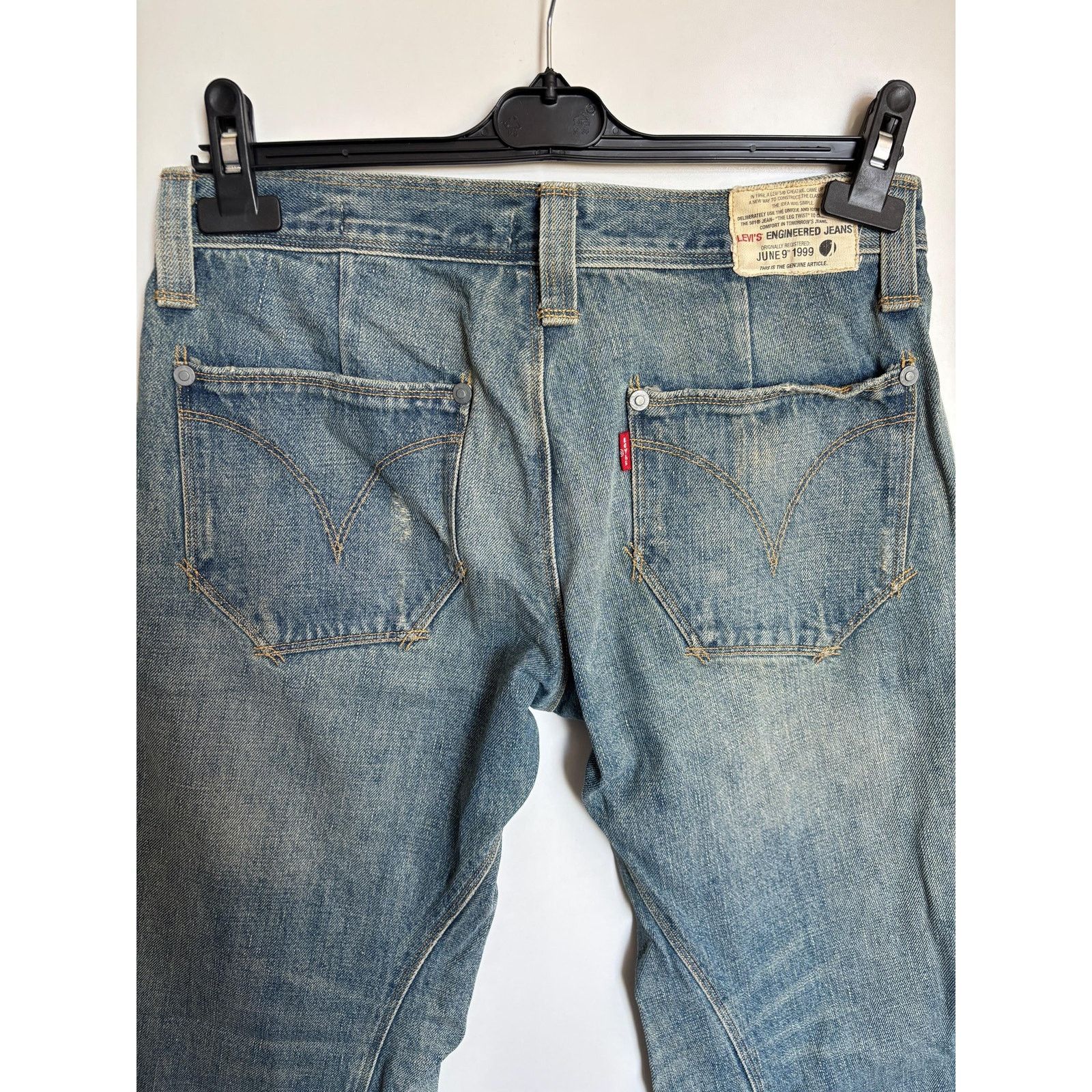 Levi's Levi’s Engineered 0507 W29 Capri Twisted Leg Y2K Denim Size US 29 - 8 Thumbnail