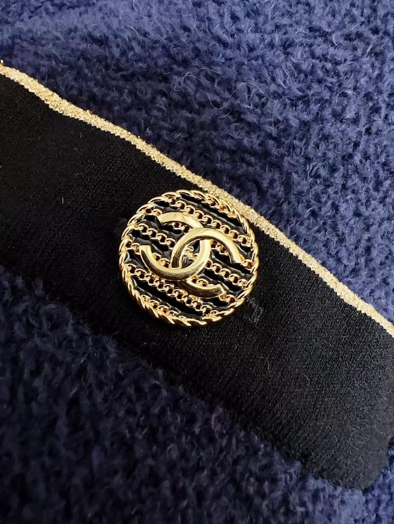Chanel Chanel 19 Cruise Series Dark Blue Black Gold Edge Towel Tw Size S / US 4 / IT 40 - 4 Thumbnail
