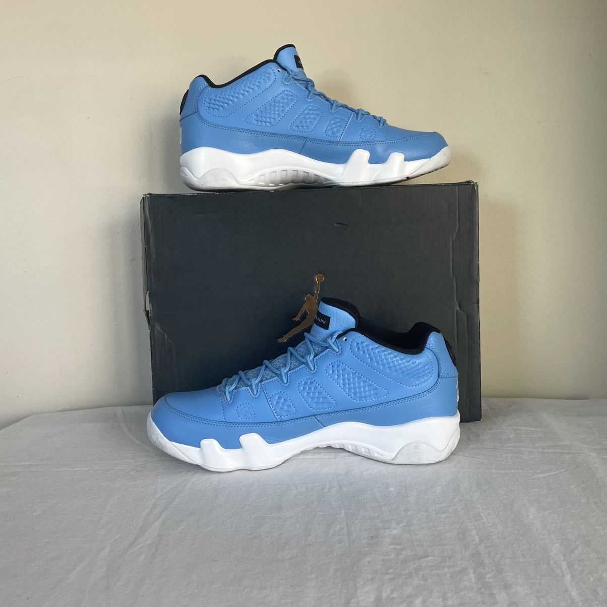 Nike Air Jordan Retro Low Pantone University Blue