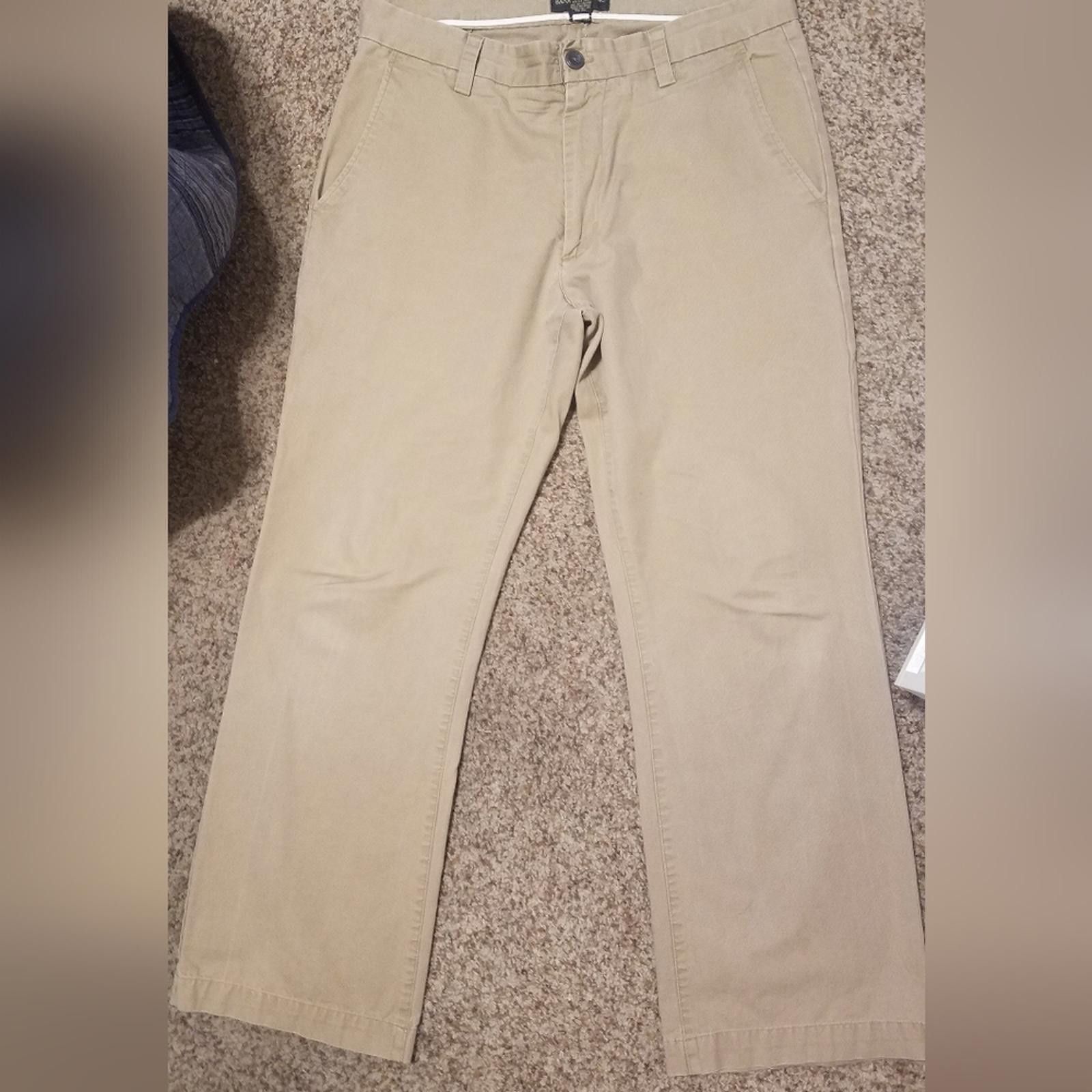 Banana Republic Banana Republic Men's Khaki Chinos 35/32 Size US 35 - 2 Thumbnail