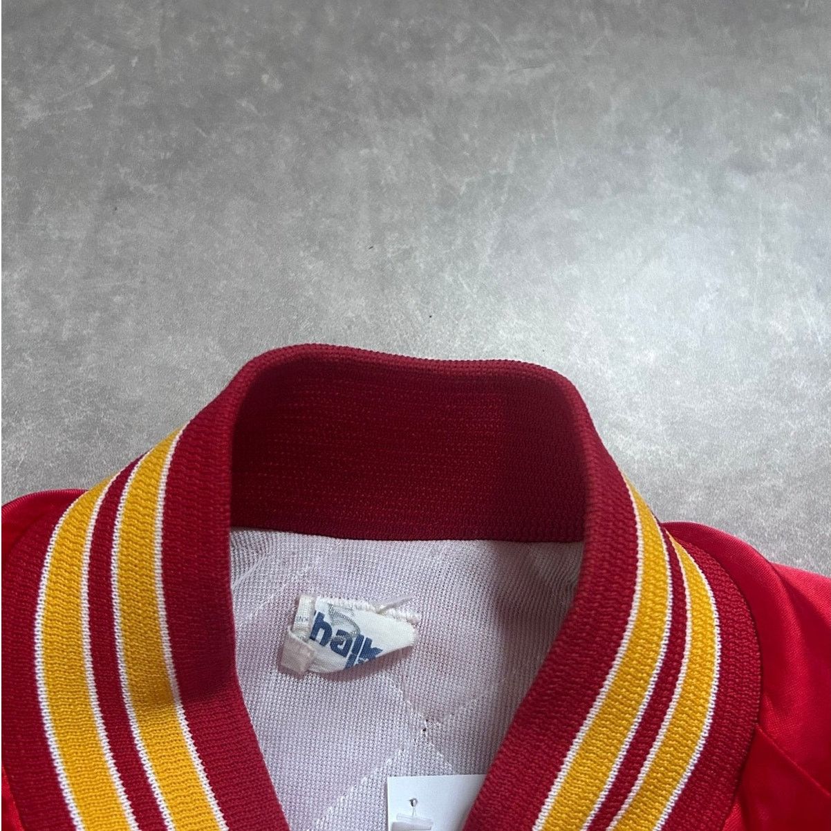 Chalk Line 90s Vintage Kansas City Chiefs Red Satin Jacket Size M Size US M / EU 48-50 / 2 - 4 Thumbnail