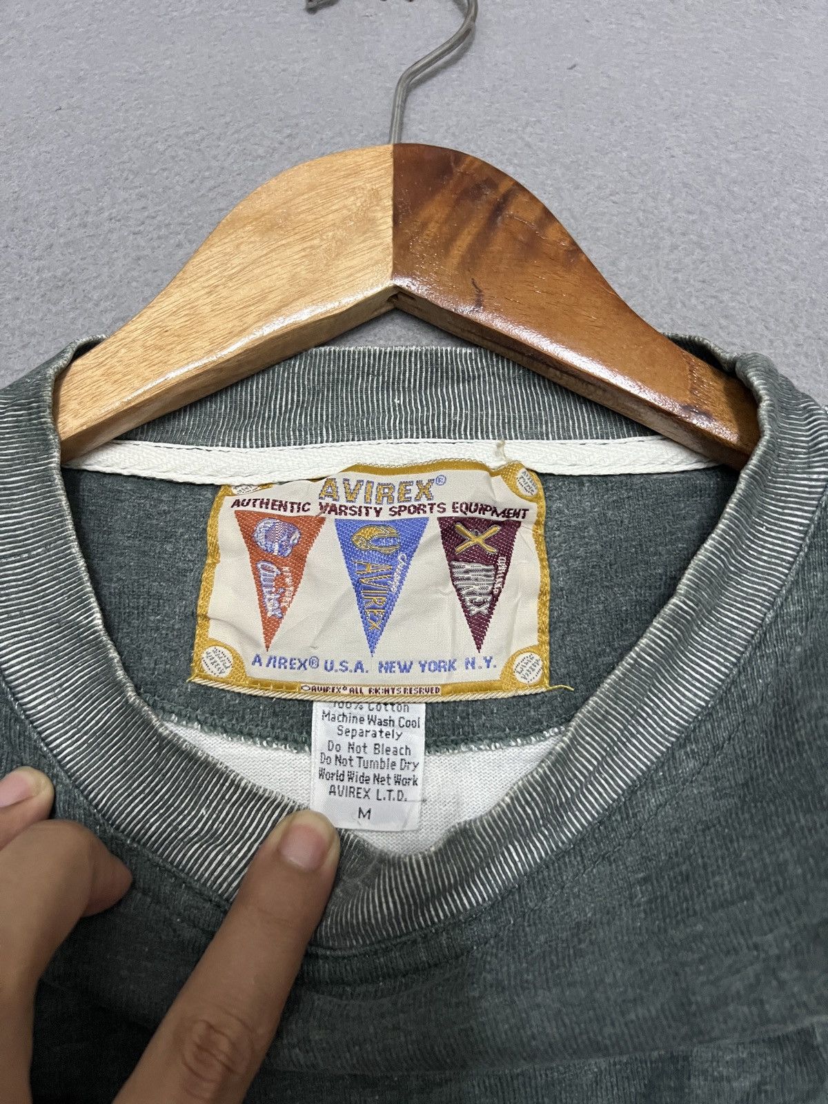 Avirex 627. Vintage 90s Avirex Squaw Valley L/S Tee (rare) Size US M / EU 48-50 / 2 - 6 Thumbnail