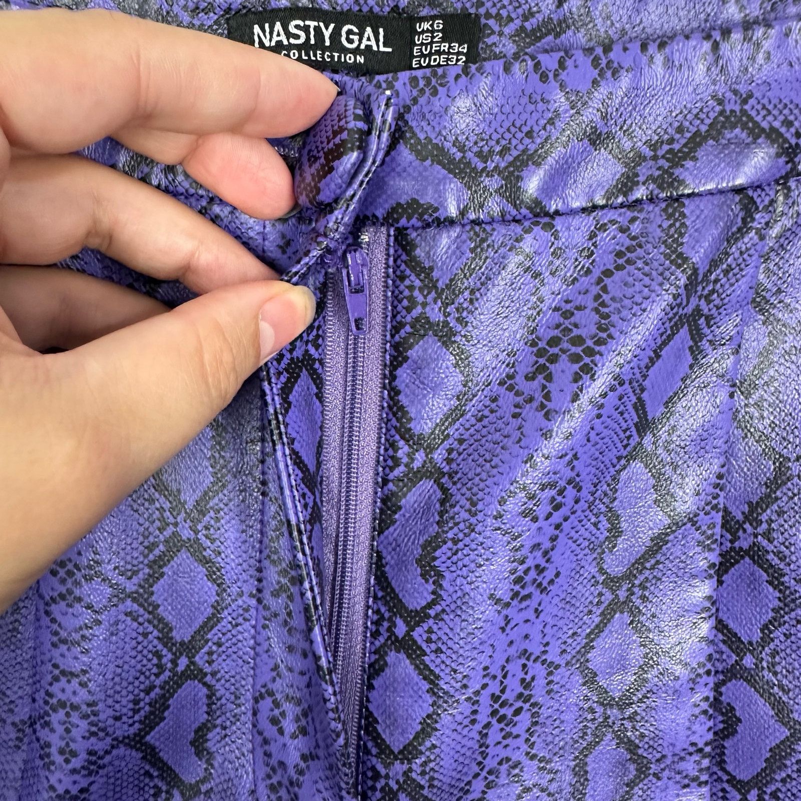 Nasty Gal Nasty Gal Purple Faux Leather Snake Skin High Waist Pants 2 Size 26" / US 2 / IT 38 - 5 Thumbnail