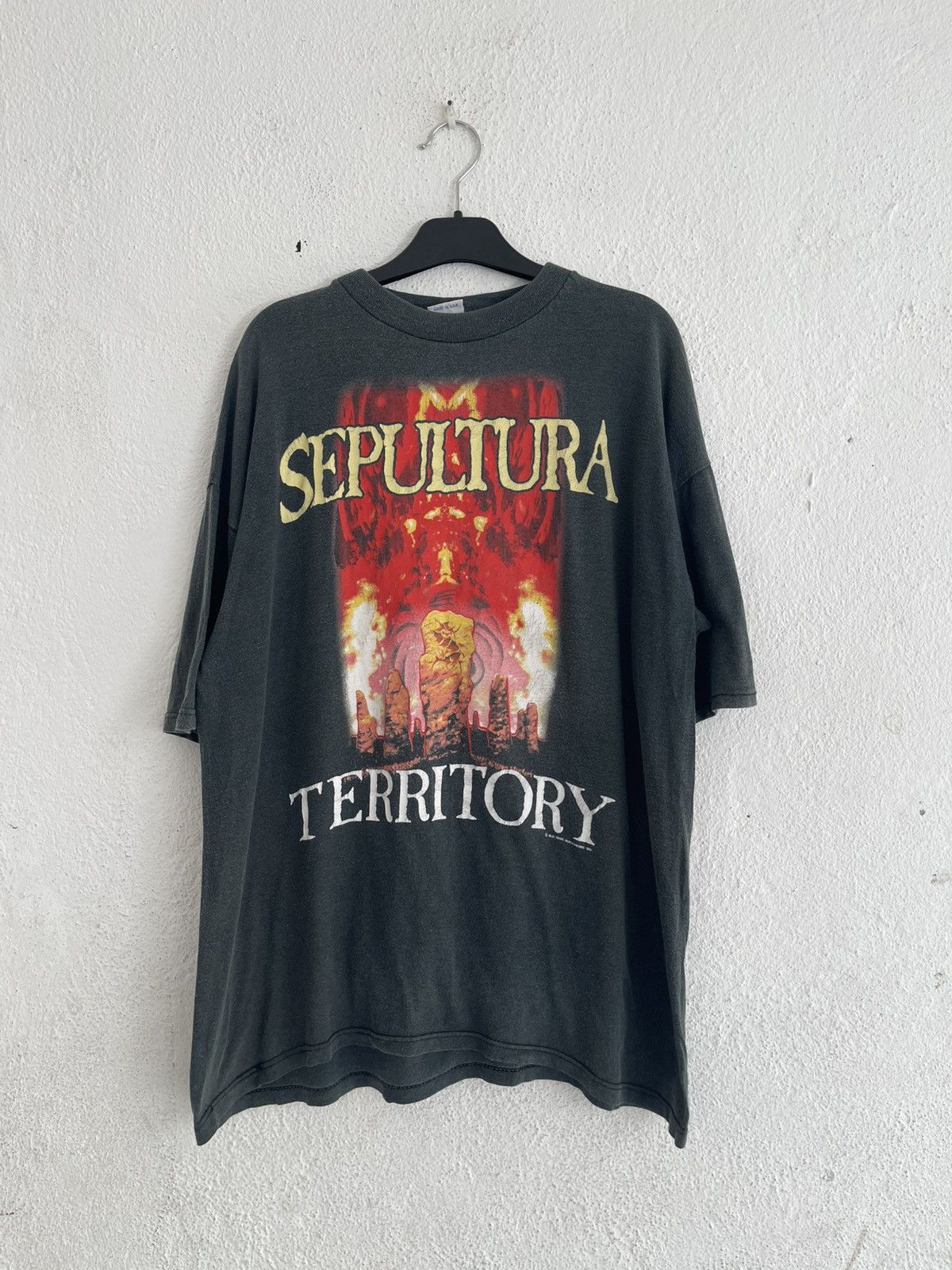 Band Tees Vintage 1993 Sepultura Territory Blue Brape T Shirt Size US XL / EU 56 / 4 - 1 Thumbnail