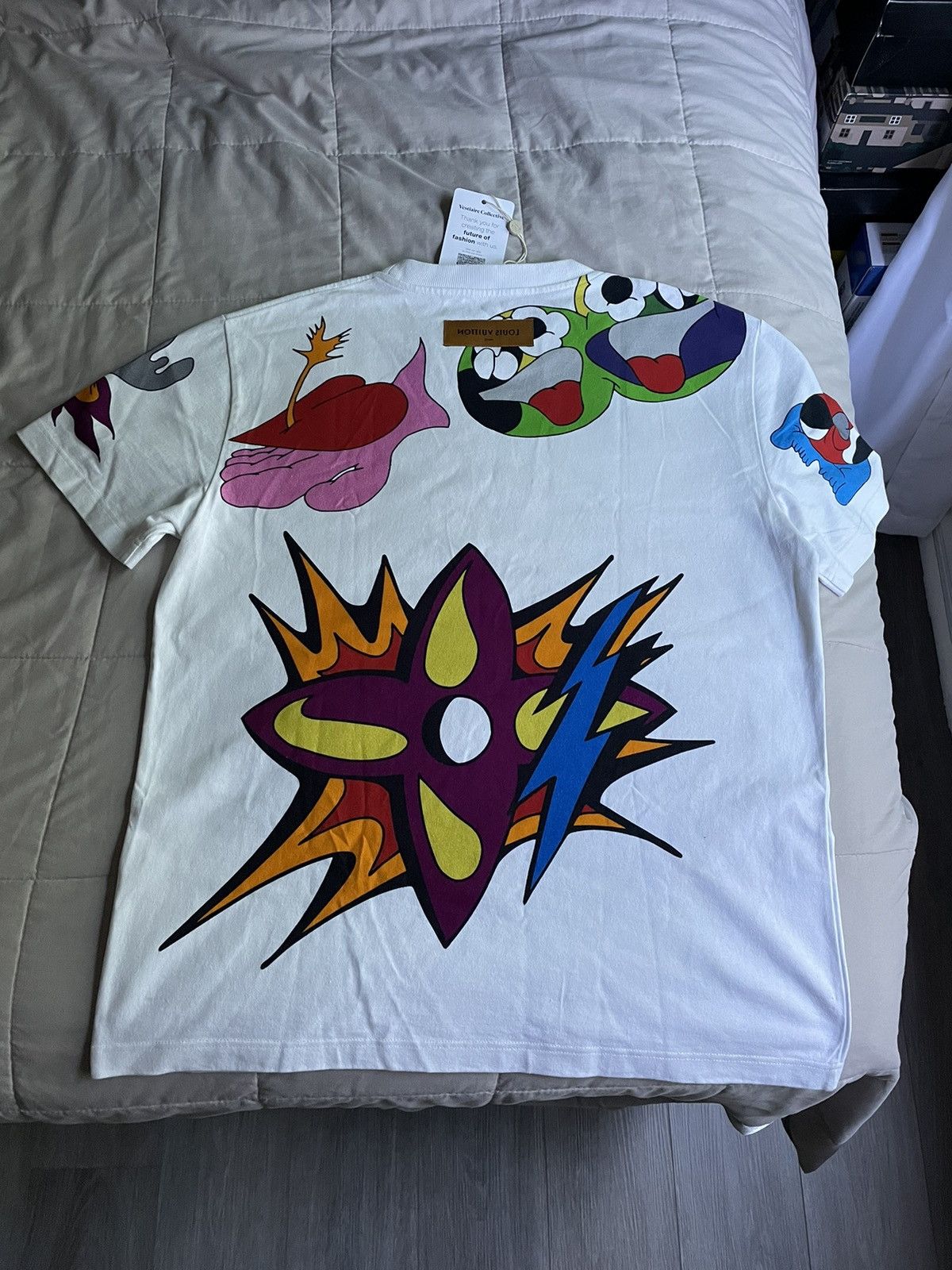 Louis Vuitton Louis Vuitton Burning House Multicolor T Shirt Size US L / EU 52-54 / 3 - 3 Thumbnail