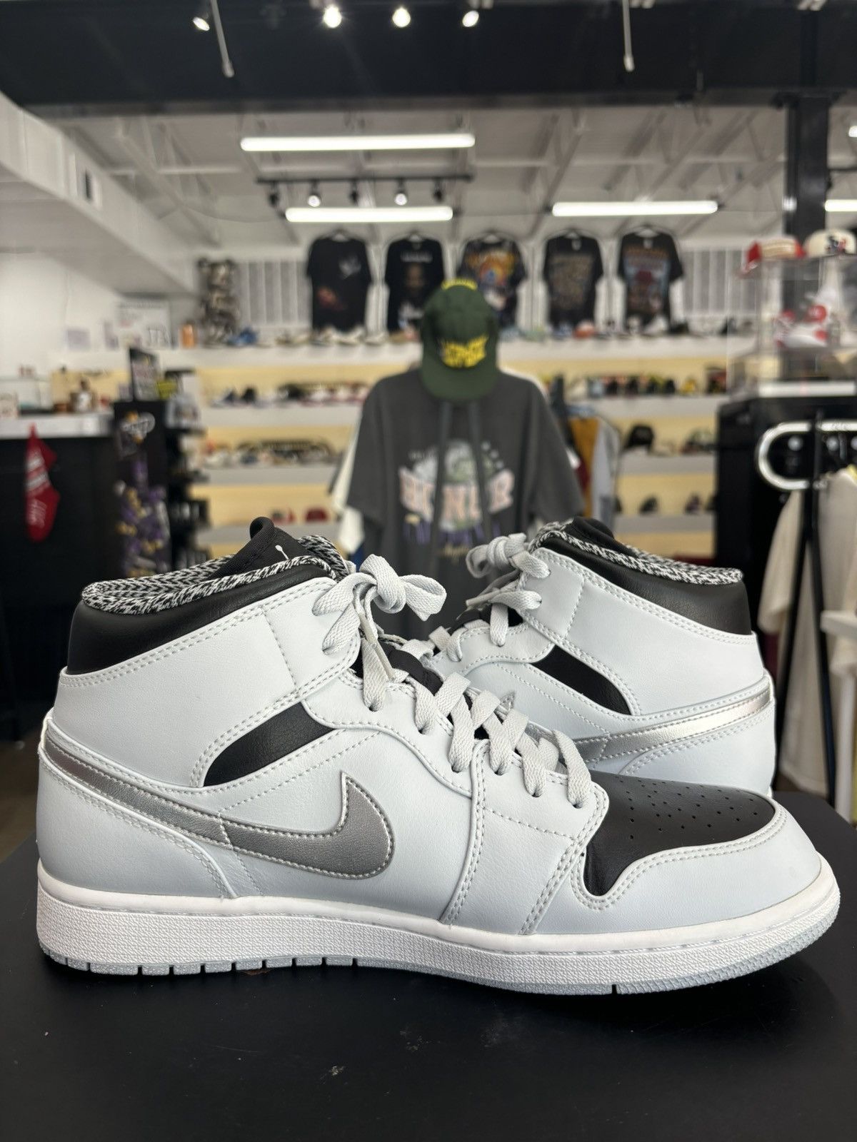 Jordan Brand × Nike Air Jordan Mid Pure Platinum Metallic Silver Sz. 10.5 Size US 10.5 / EU 43-44 - 4 Thumbnail